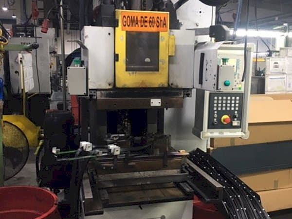 A Kloeckner Desma 956.050 Z0 gép elölnézete