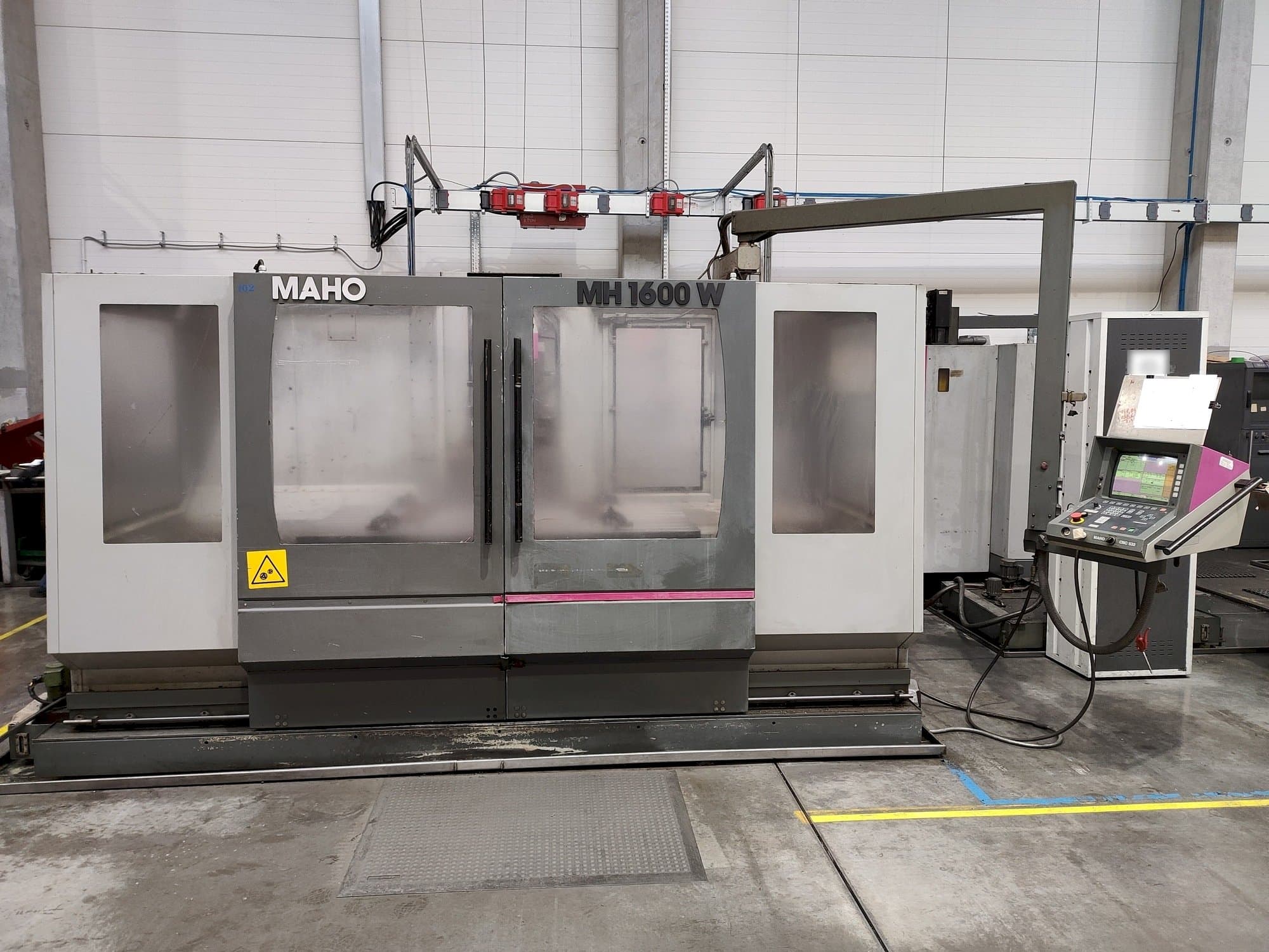 A Maho MH 1600 W gép elölnézete