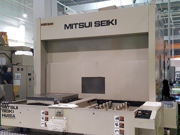 A Mitsui Seiki HU80A gép elölnézete