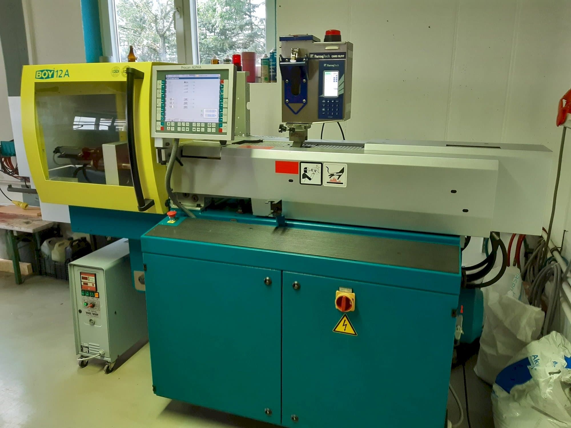 A BOY 12A  gép elölnézete