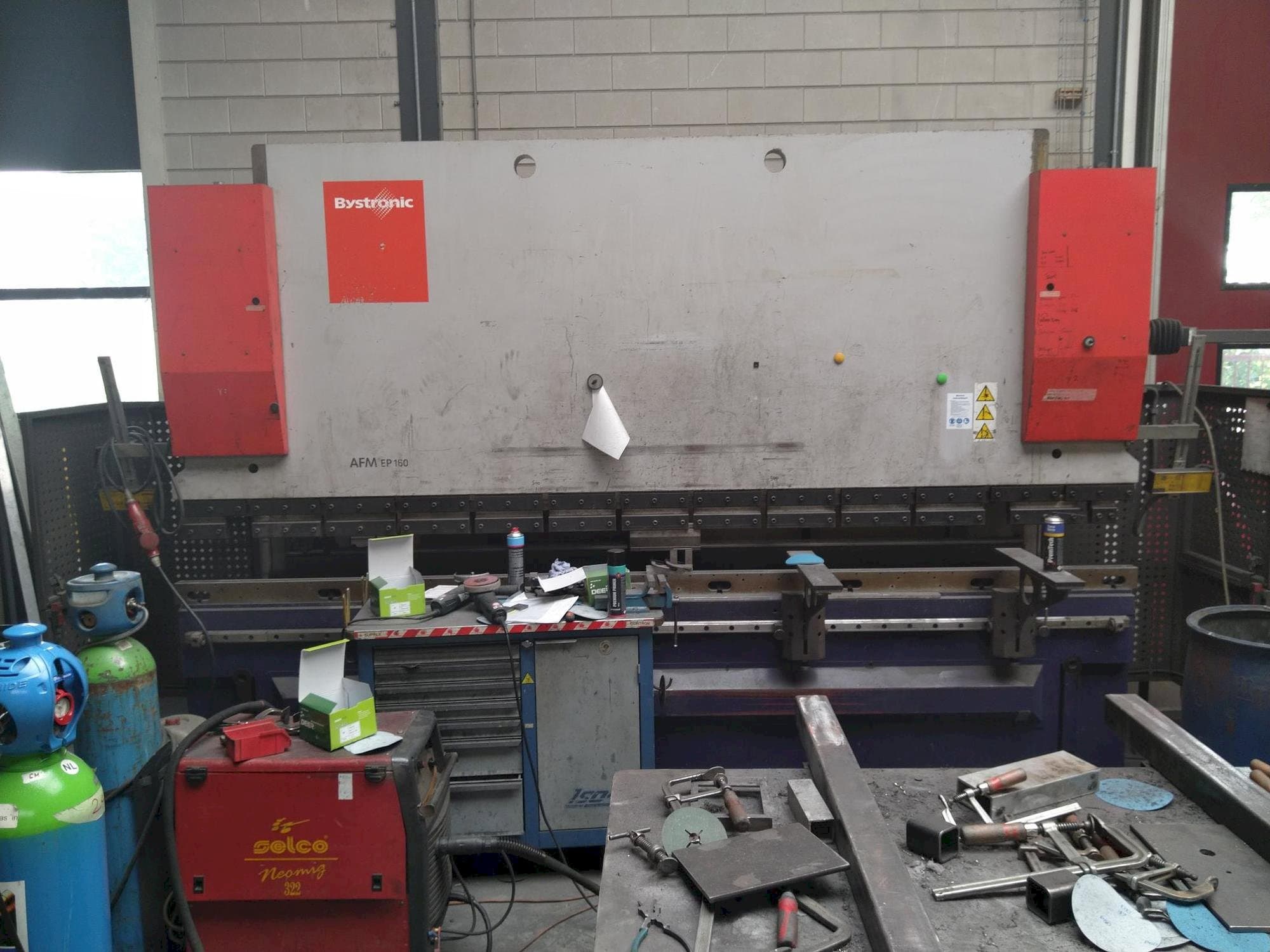 A Bystronic EP40-160 gép elölnézete