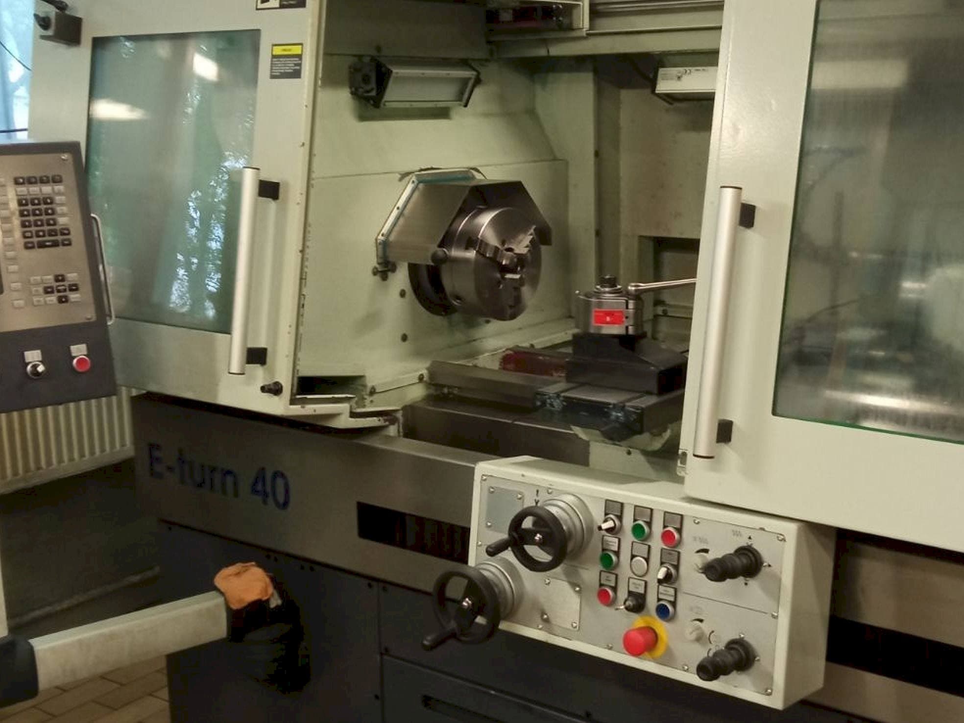 A Avia E-turn 40 gép elölnézete