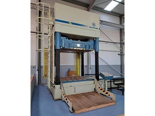 A MILLUTENSIL Mil 203 gép oldalnézete