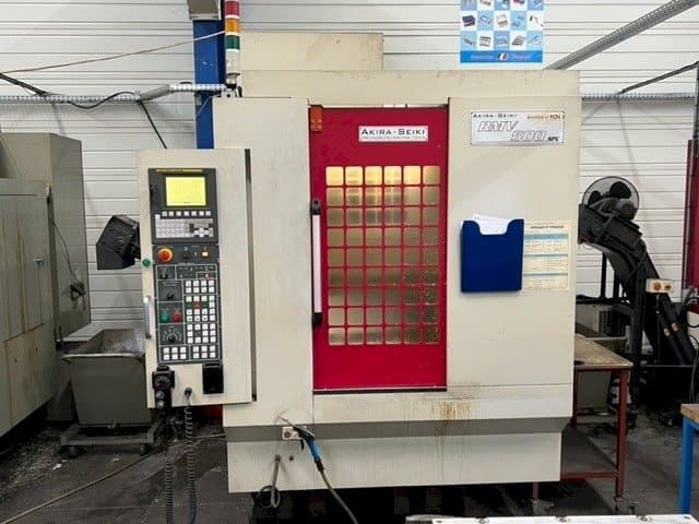 A Akira Seiki RMV500 APC gép elölnézete