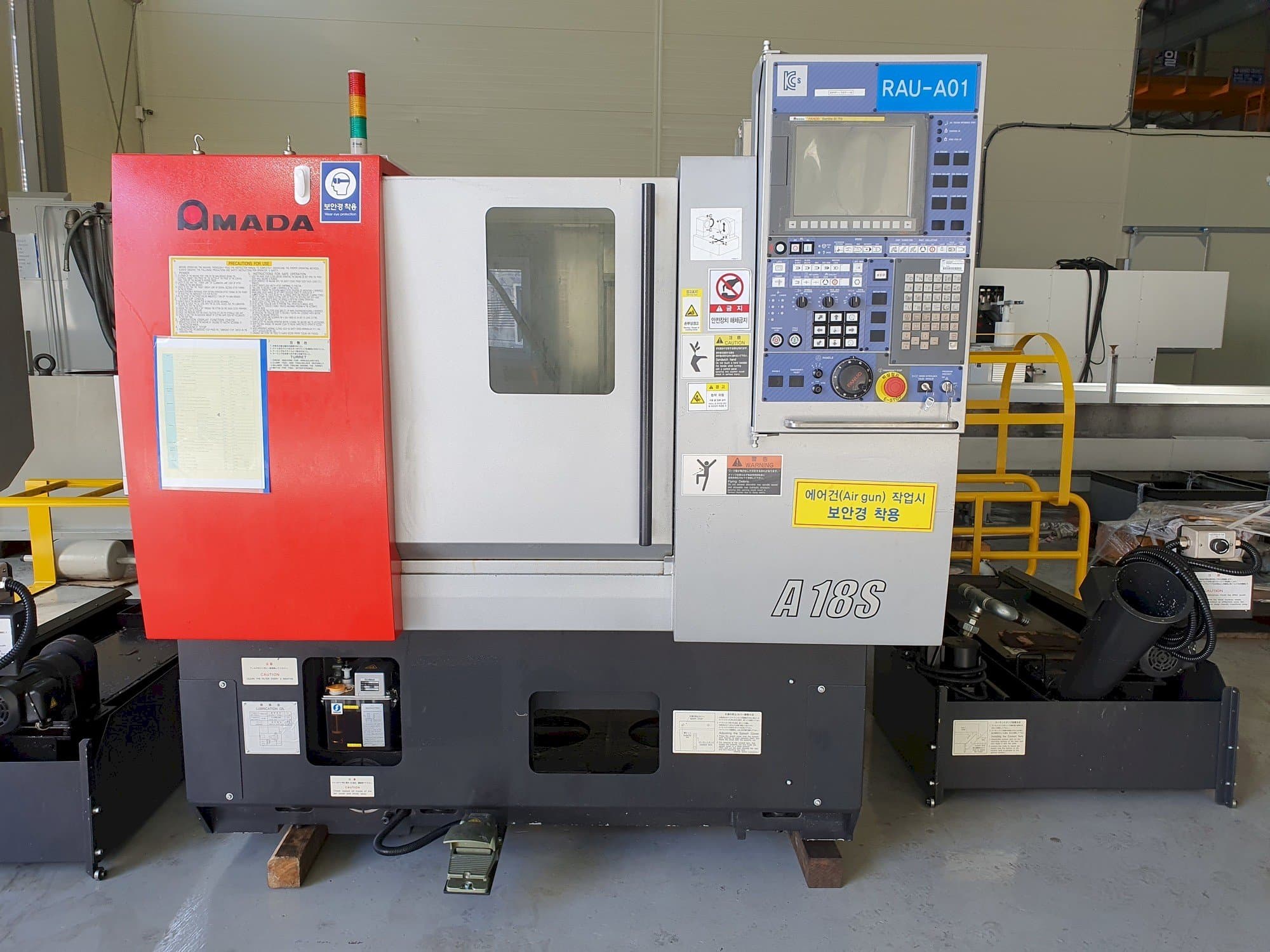 A AMADA A-18S gép elölnézete