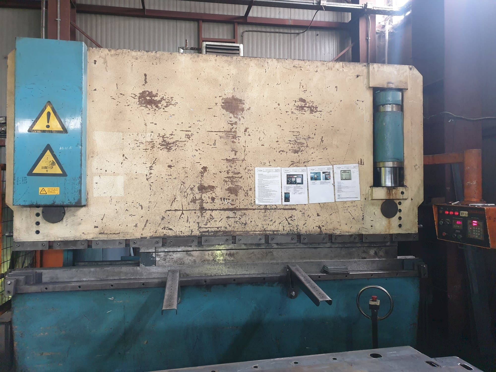 A GIZELIS PB 130/3000 gép elölnézete