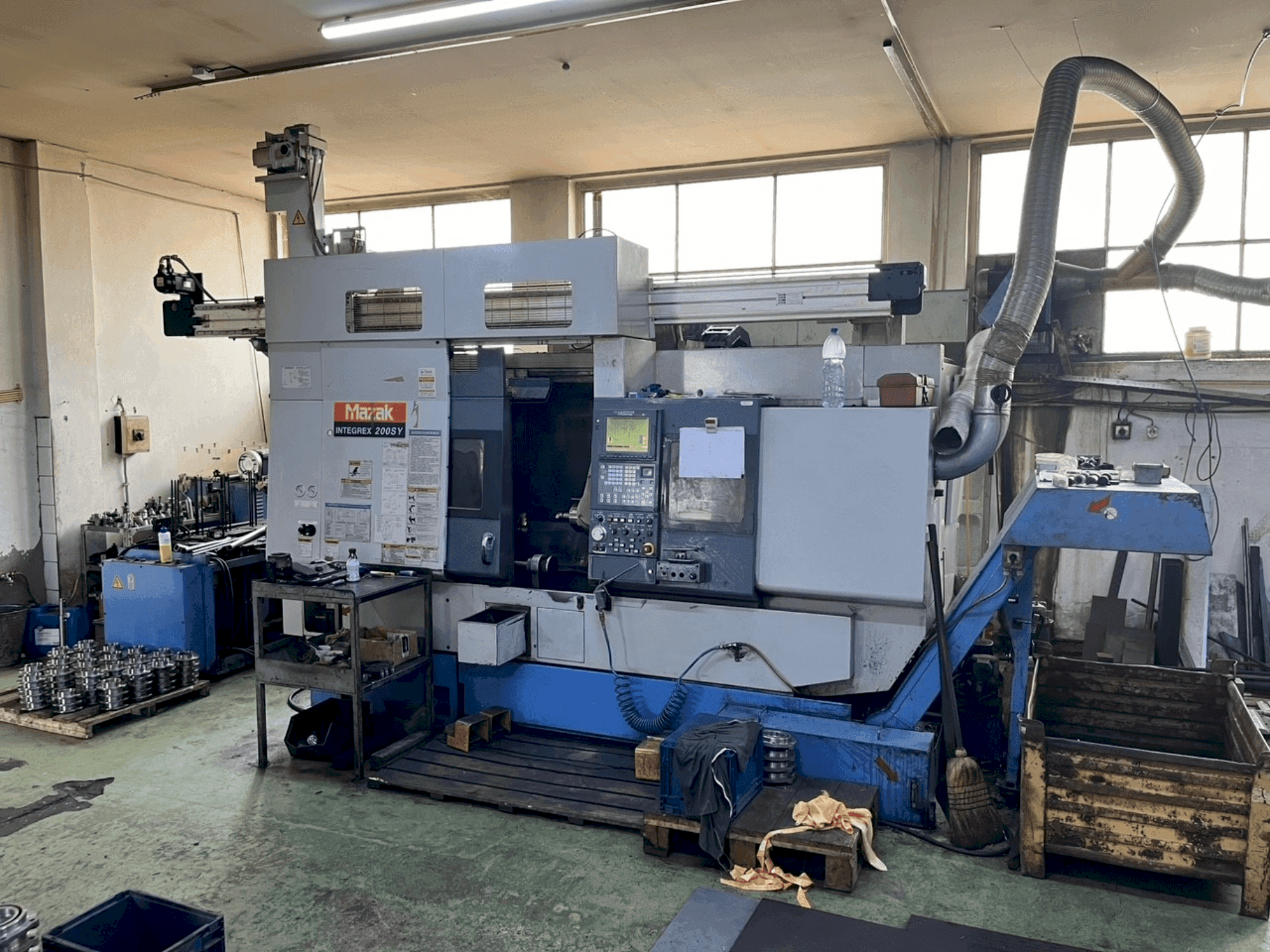 A Mazak Integrex 200SY (1999) gép elölnézete