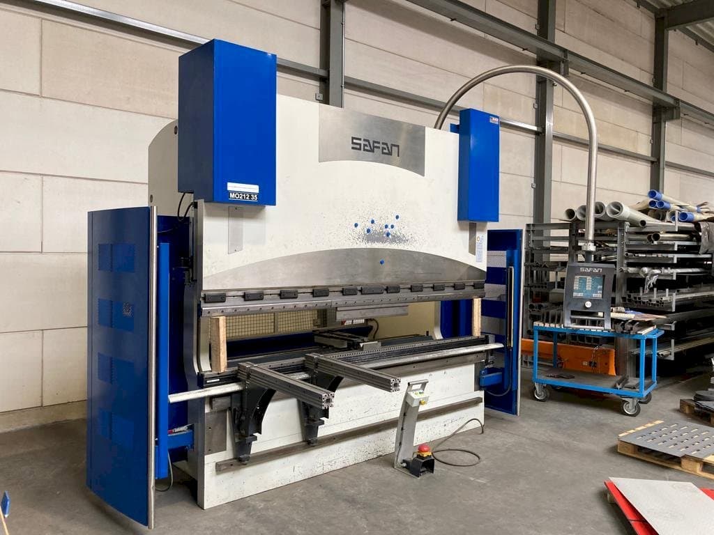 A Safan CNCL-K 170-3100 TS 2  gép elölnézete