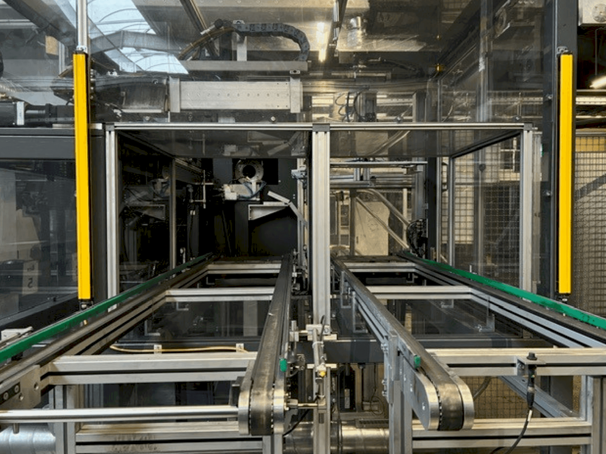 A KOMAGE S 50 4E CNC gép elölnézete