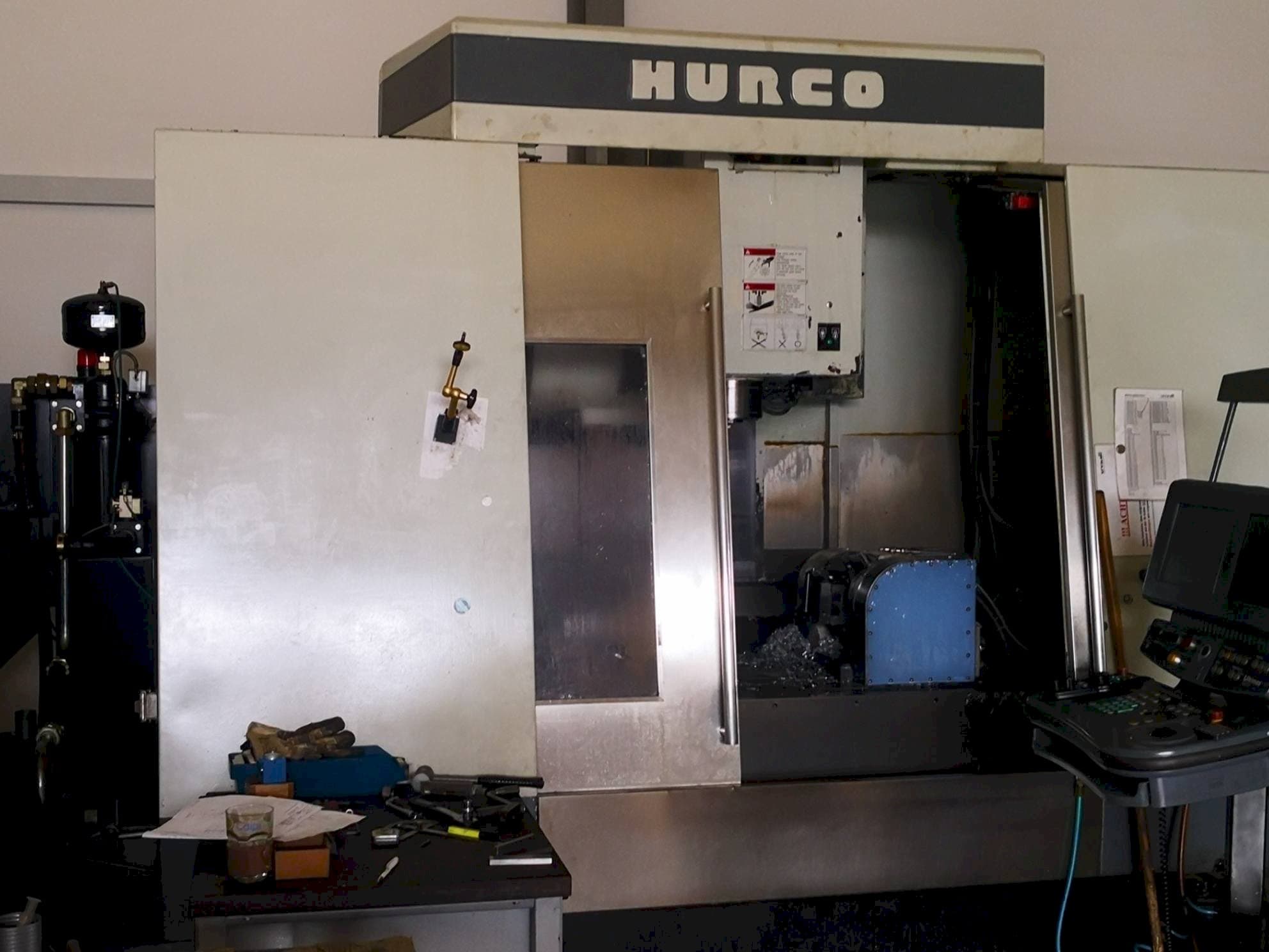 A Hurco VM 50/40T gép elölnézete