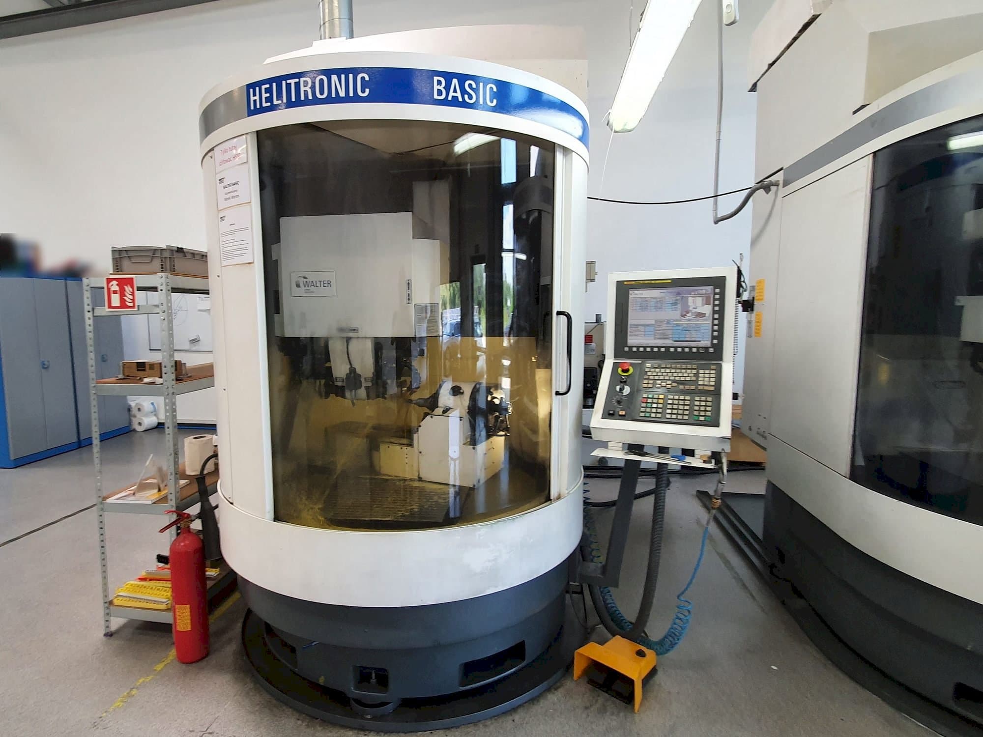 A Walter Helitronic BASIC-F gép elölnézete