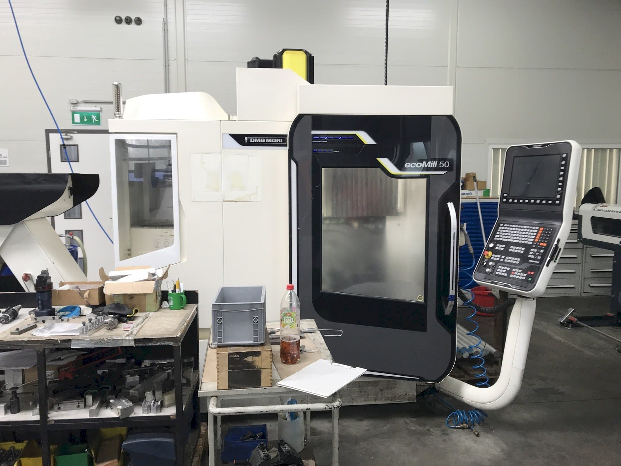 A DMG MORI Ecomill 50 gép elölnézete