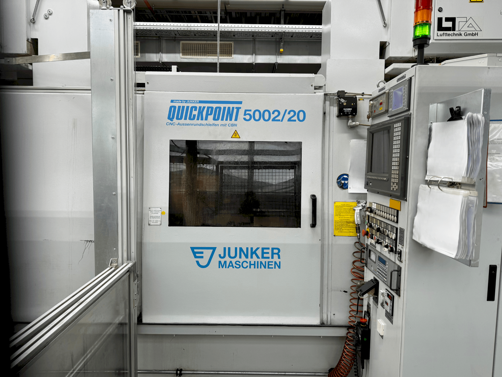 A JUNKER Quickpoint 5002/20  gép elölnézete