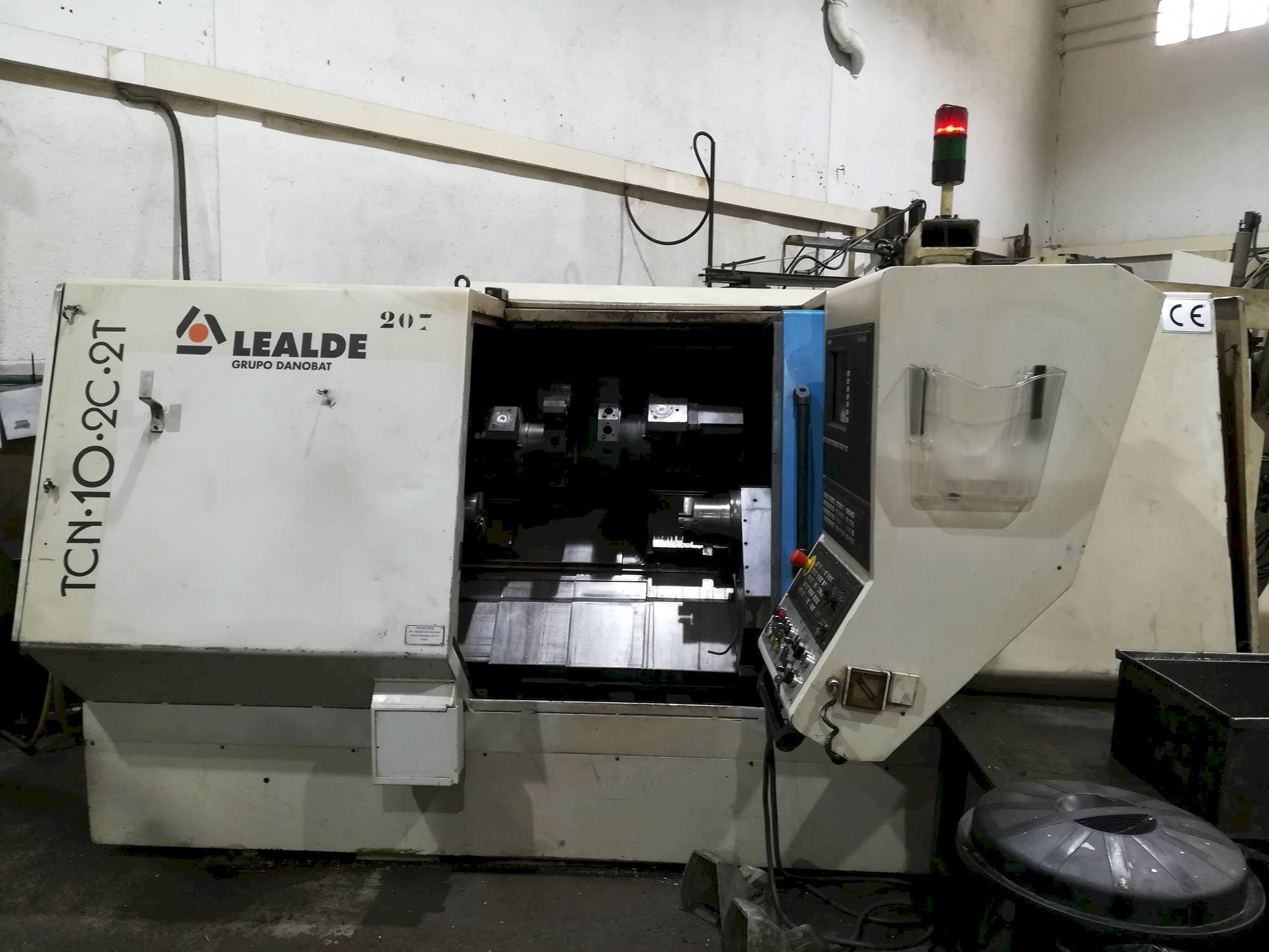 A Lealde TCN 10 2C 2T gép elölnézete