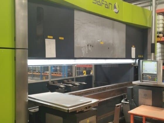 A Safan SAFAN E-brake 300-4100 gép elölnézete