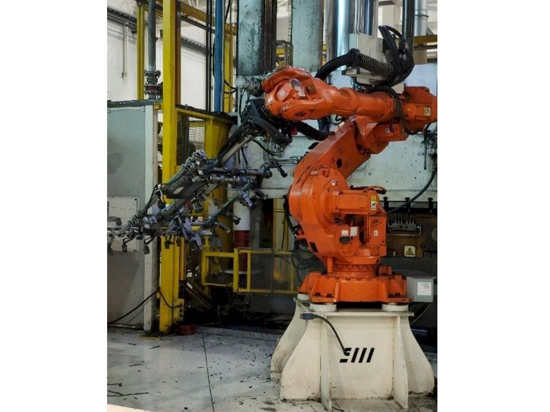 A ABB IRB 6640-185/2.8 gép elölnézete