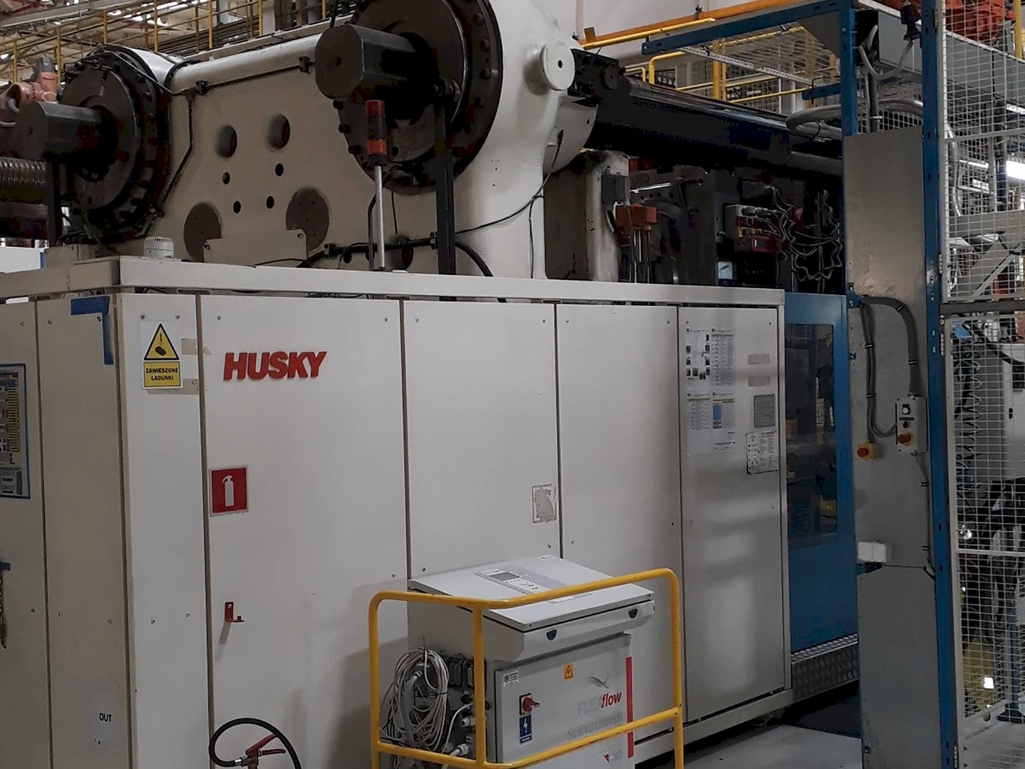 A Husky ELL2350 RS155/145 gép elölnézete