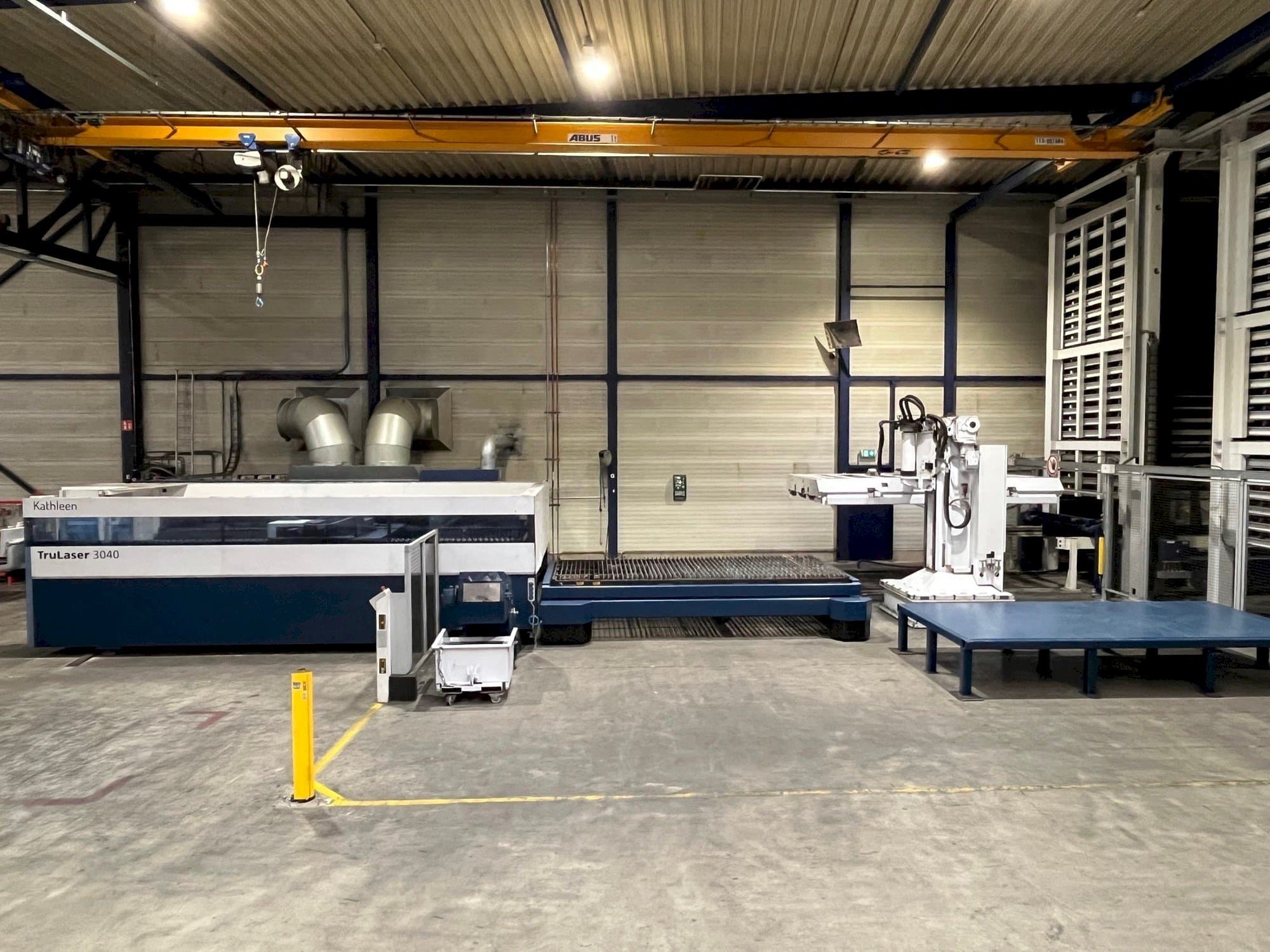 A Trumpf TruLaser 3040 6kW CO2 + Liftmaster gép elölnézete