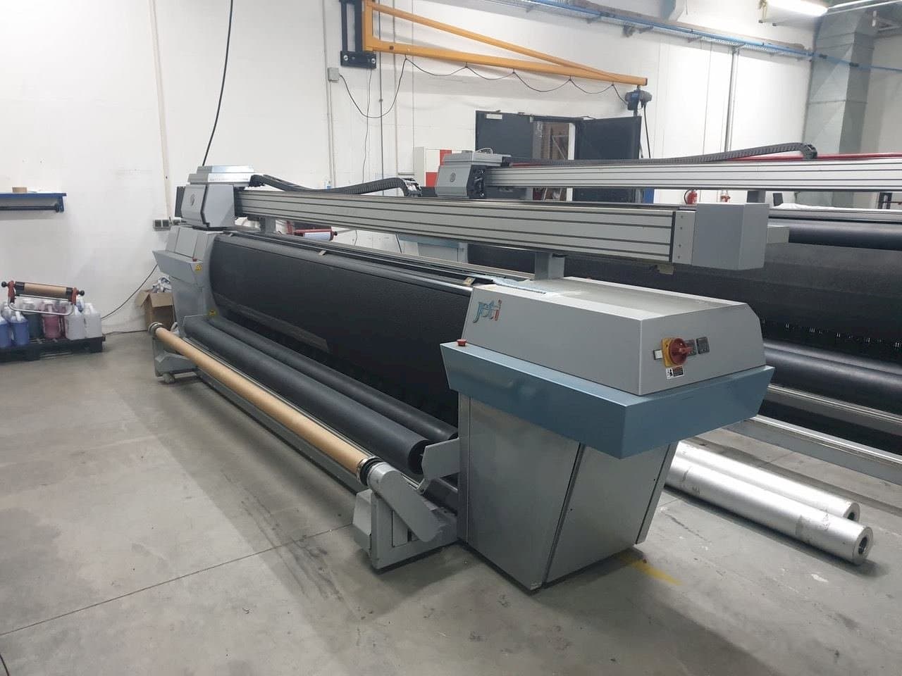 A JETI 3300 gép elölnézete