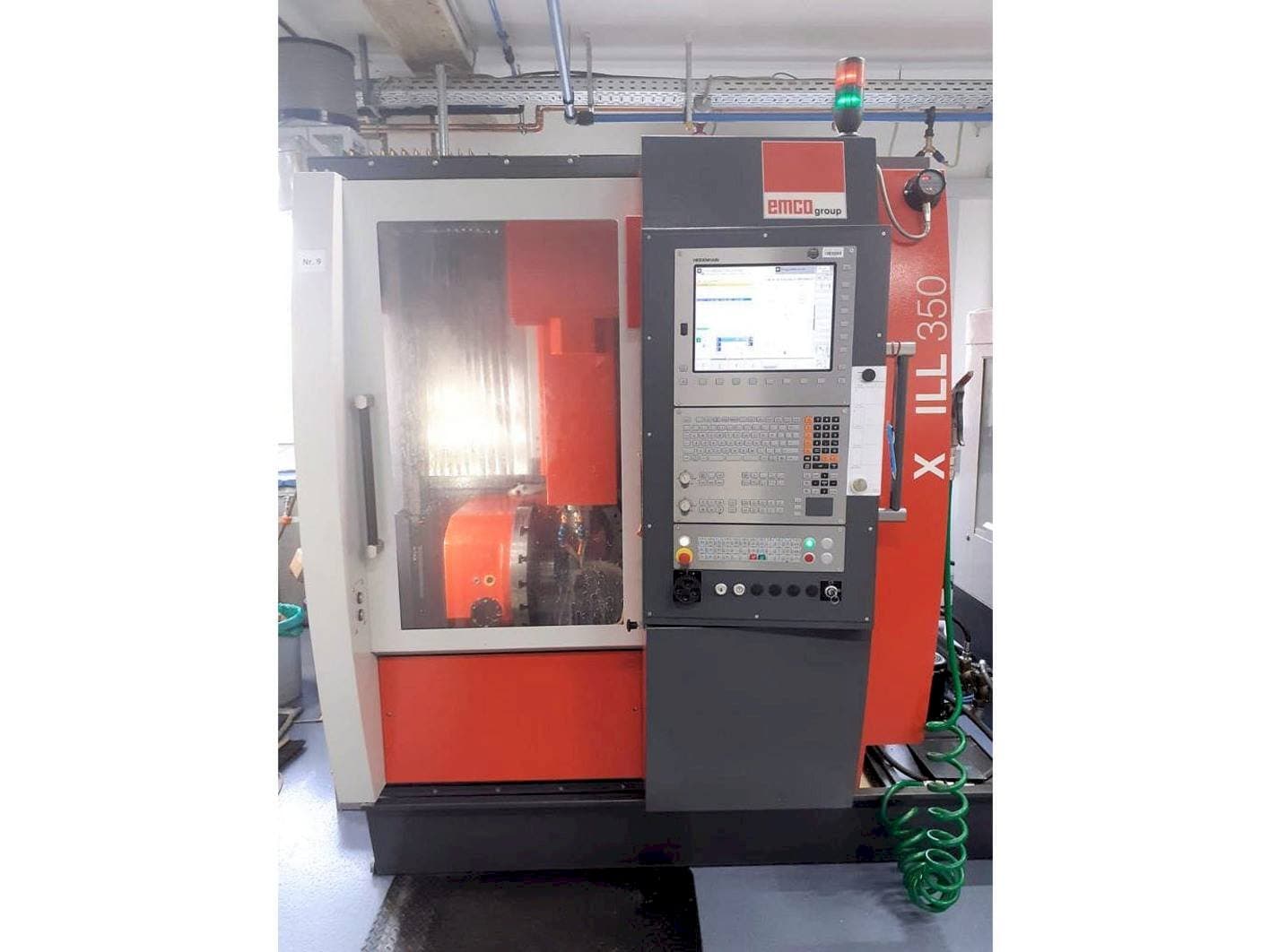 A EMCO Maxxmill 350  gép elölnézete