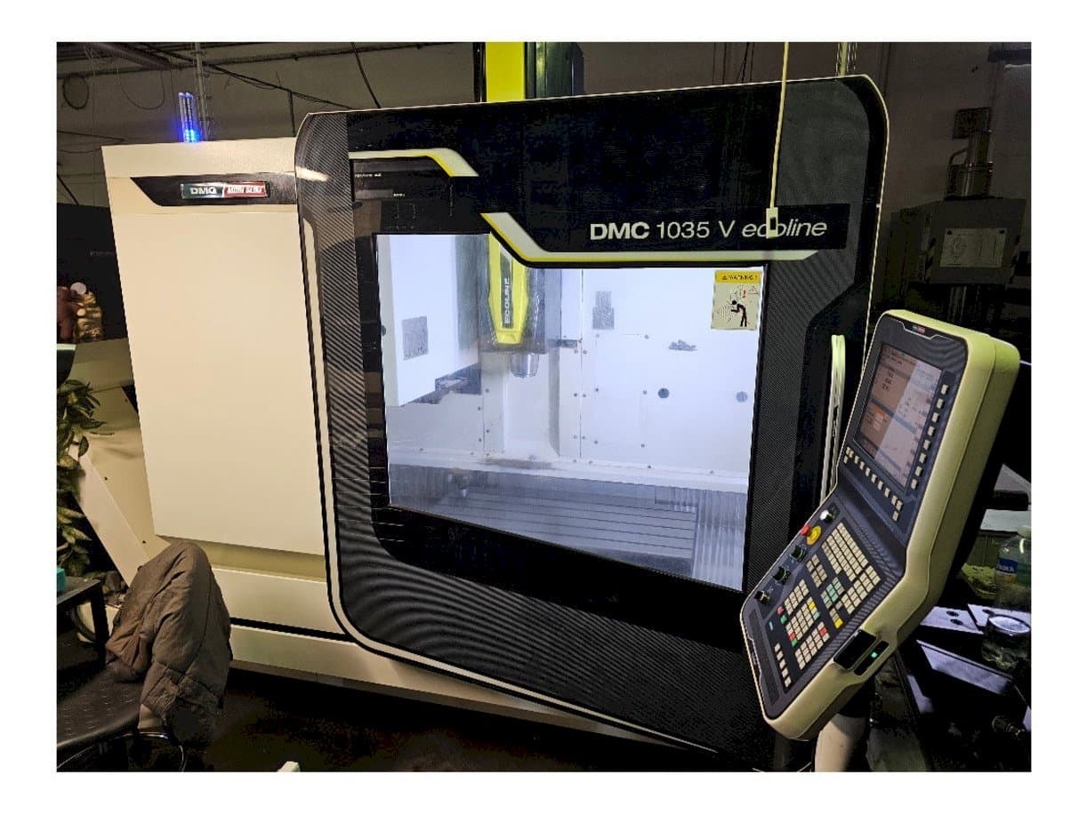 A DMG DMC 1035 V ecoline gép elölnézete