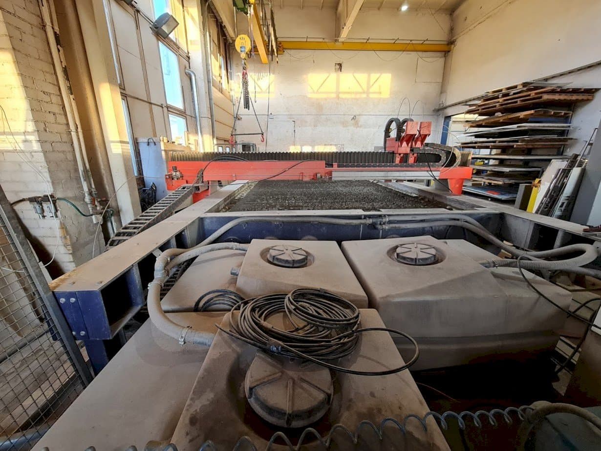 A Bystronic ByJet Classic L 6030 gép elölnézete