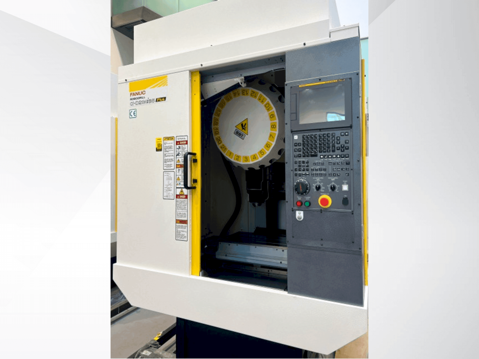 A FANUC ROBODRILL α-D21MiB5P gép elölnézete