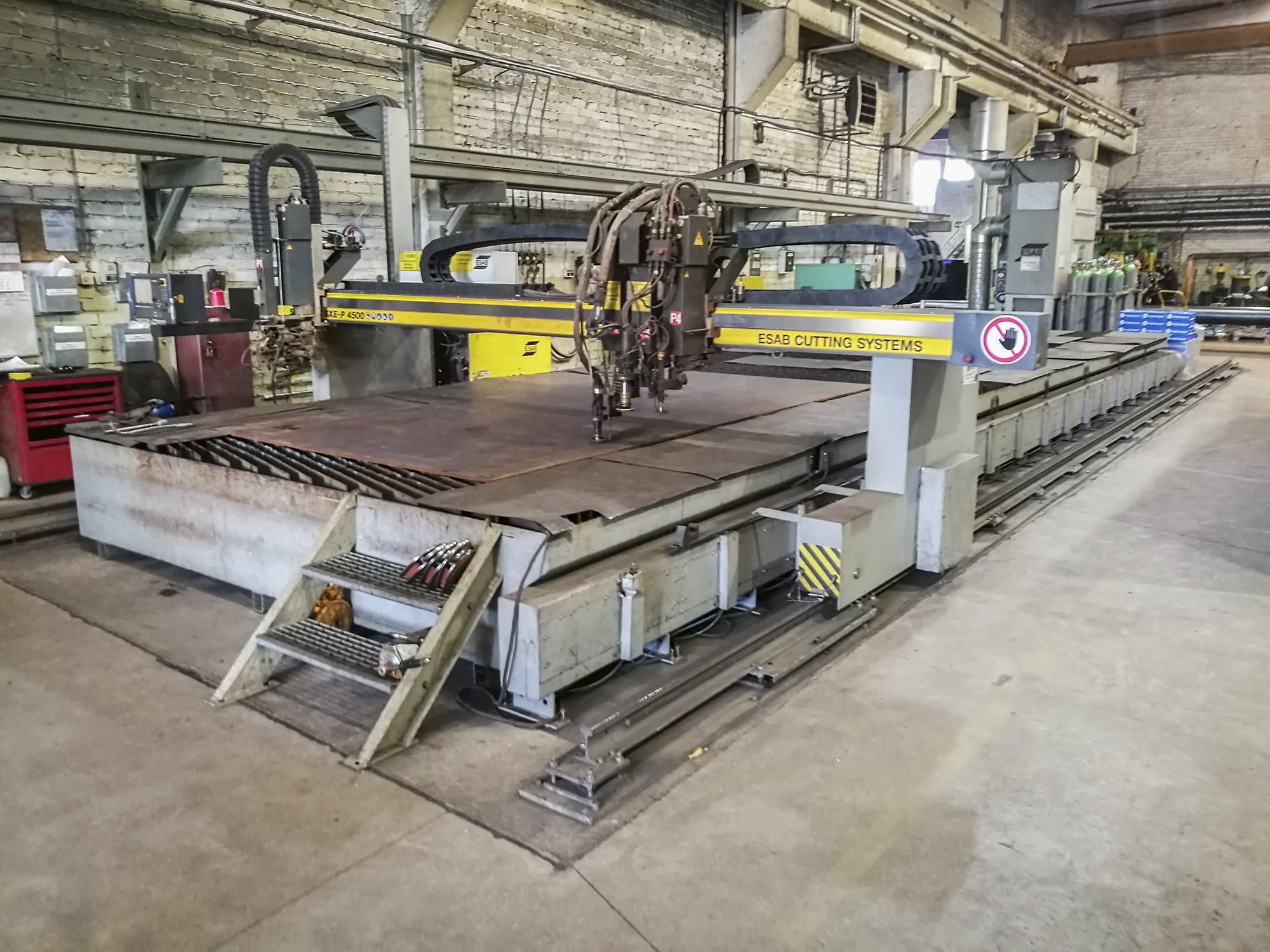 A ESAB SXE-P2 4500  gép jobb nézete