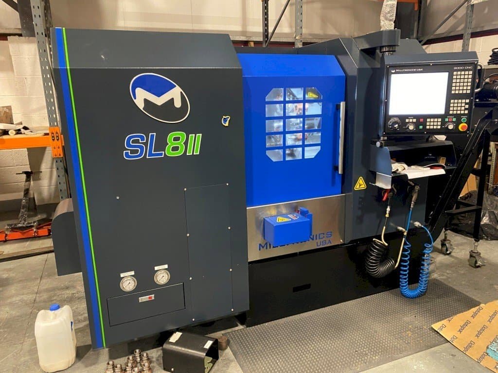 A MILLTRONICS SL8-II gép elölnézete