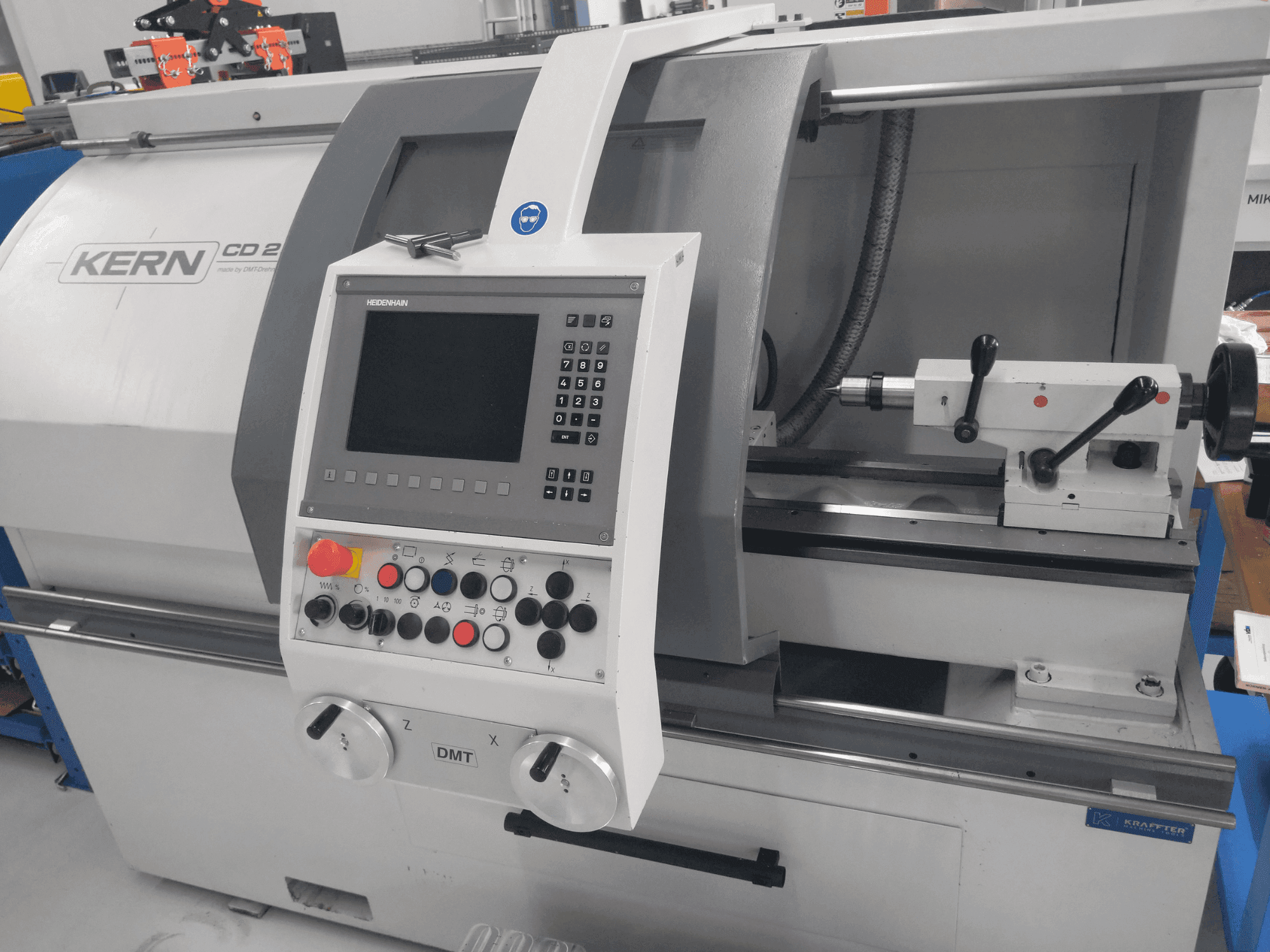 A DMT KERN CD 282  gép elölnézete