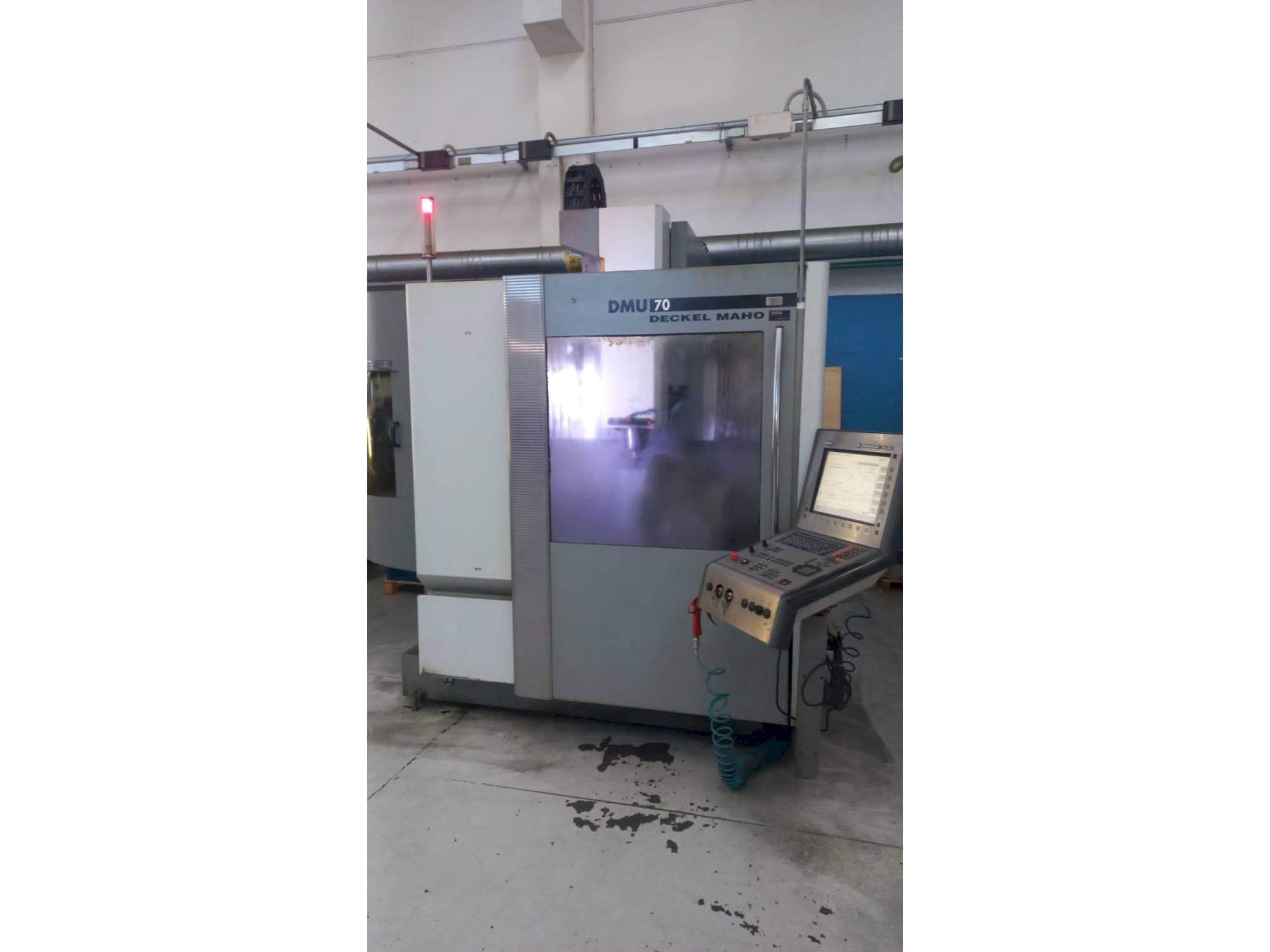 A DMG gép elölnézete