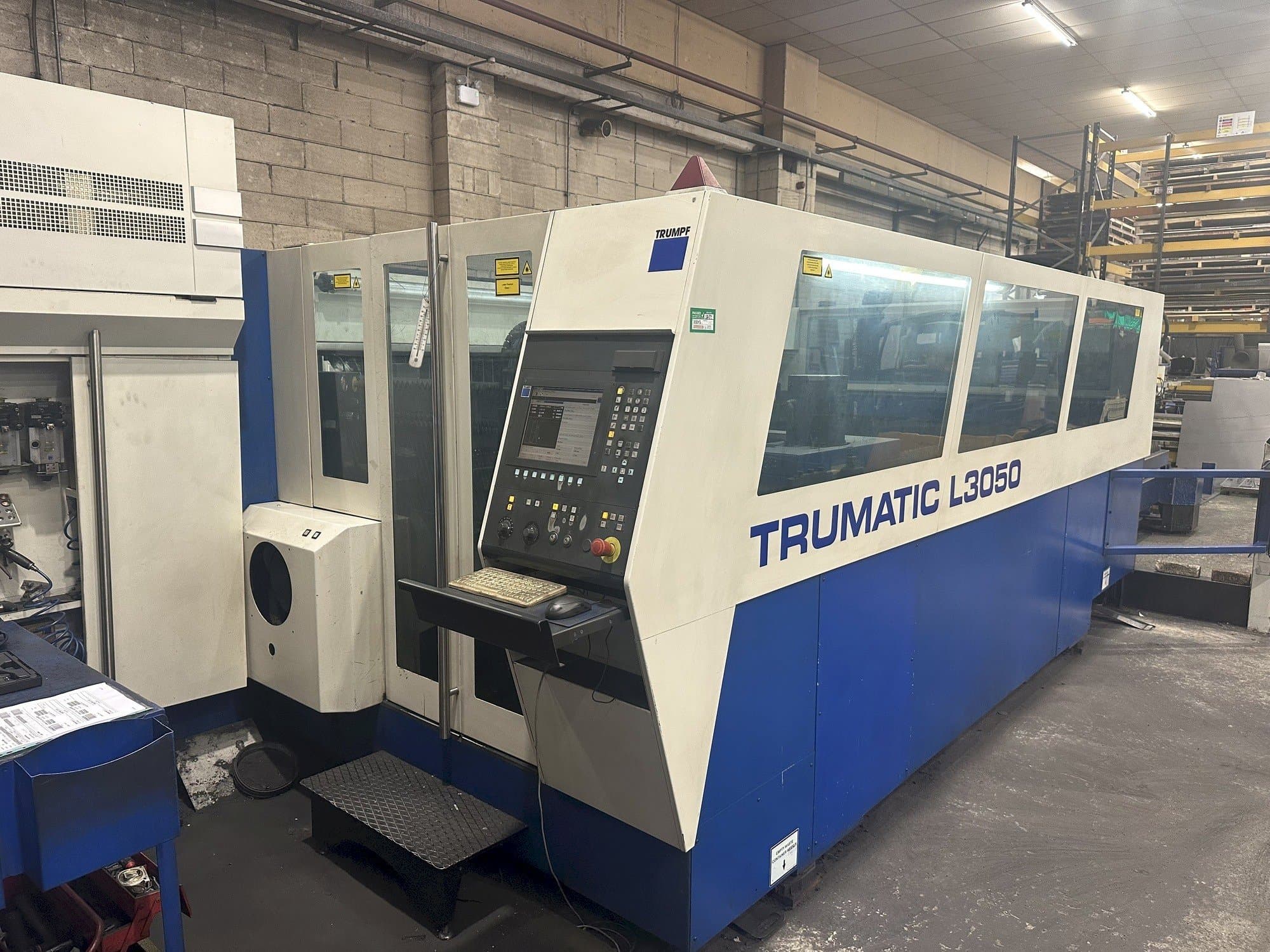 A Trumpf Trumatic L3050 gép elölnézete