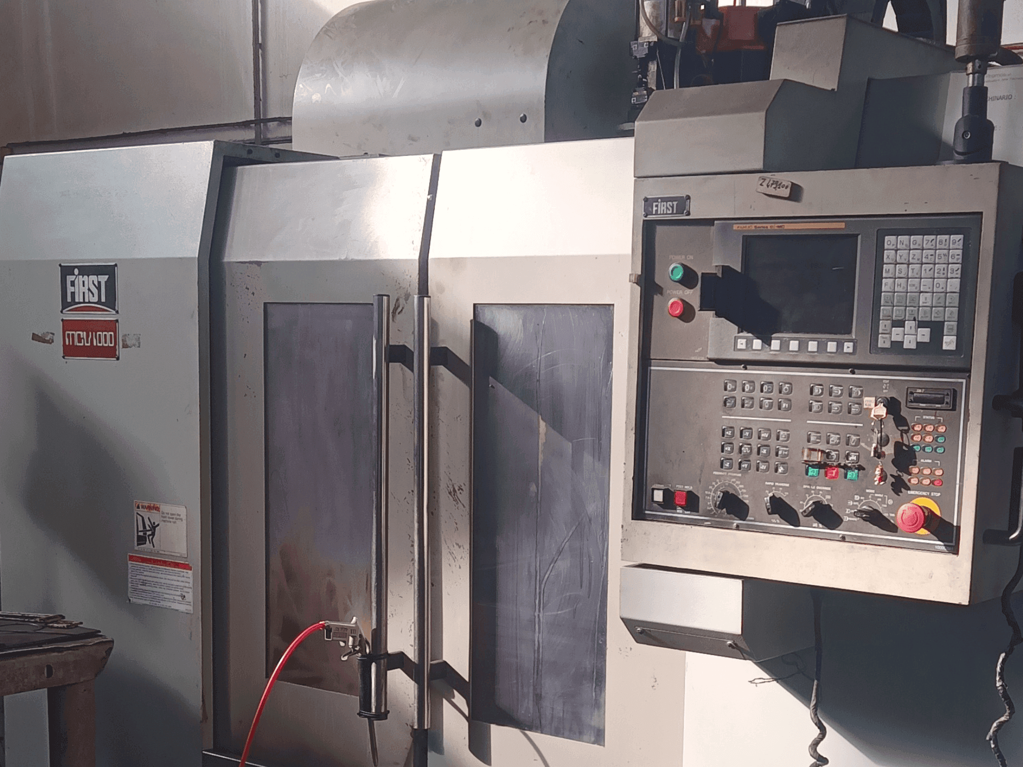 A FIRST MCV-100 gép elölnézete