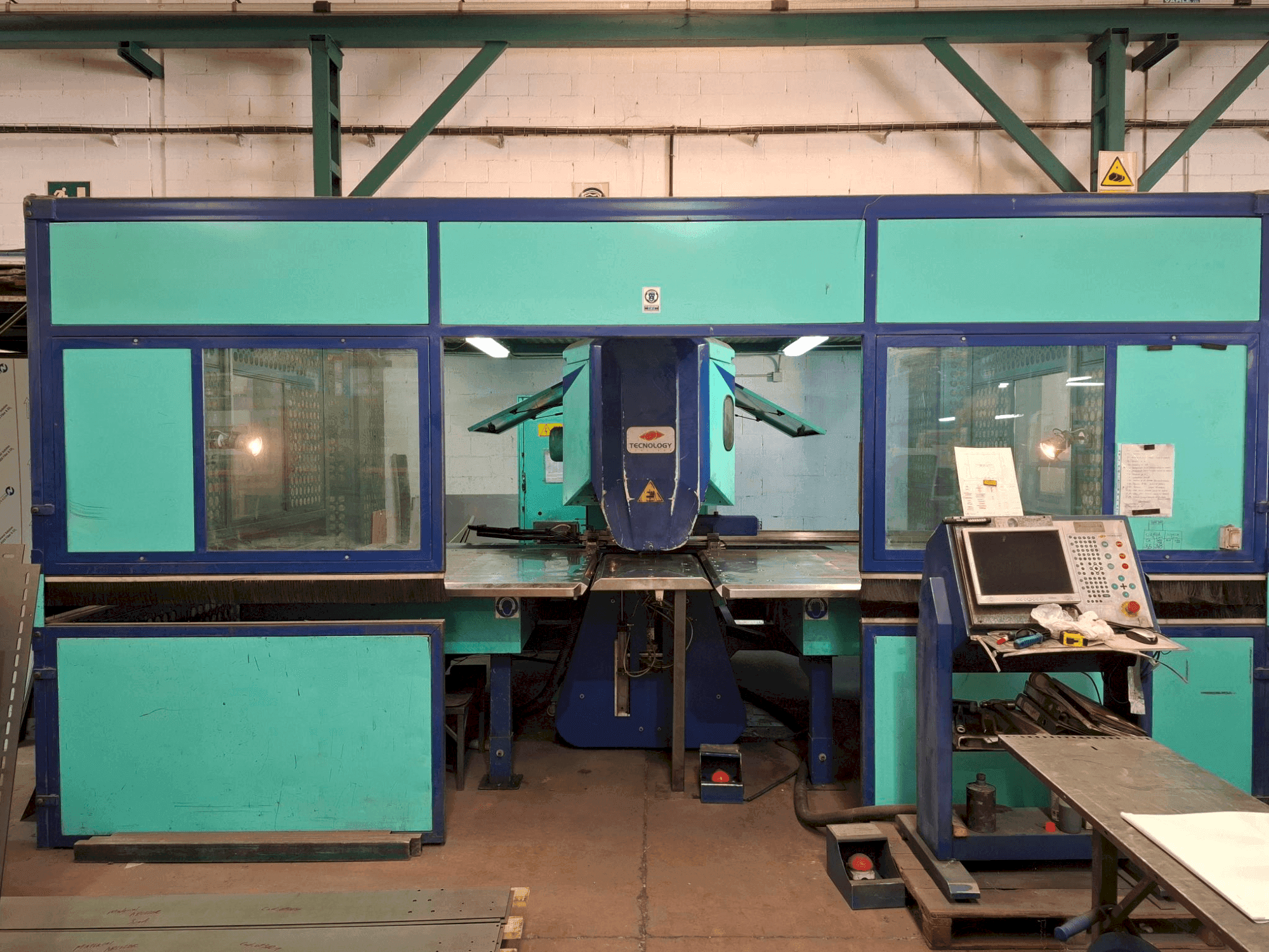 A Tecnology Tecnotransfer 15 SR  gép elölnézete