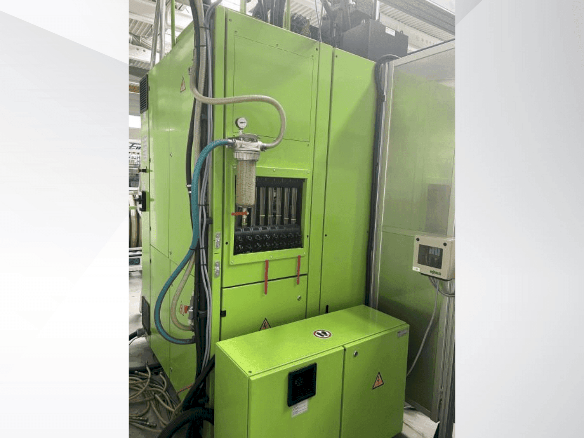 A Engel Insert 200V/60 rotary gép elölnézete