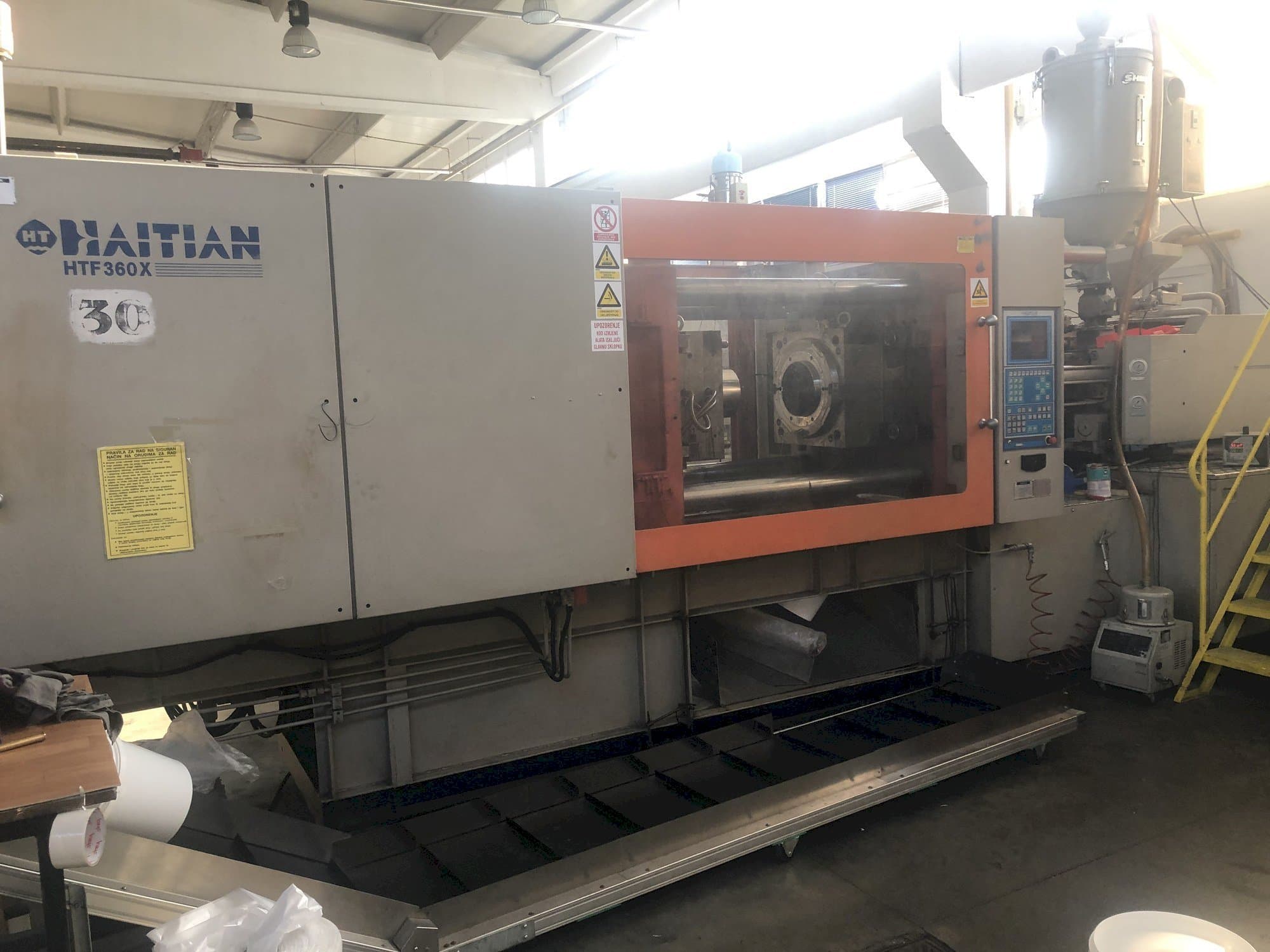 A HAITIAN HTF 360X gép elölnézete