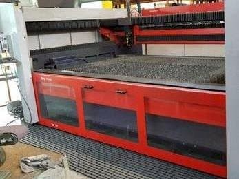 A Bystronic Bystar II 3015 gép elölnézete