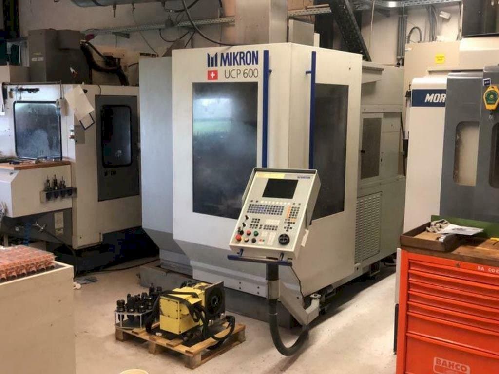 A MIKRON UCP600 gép elölnézete