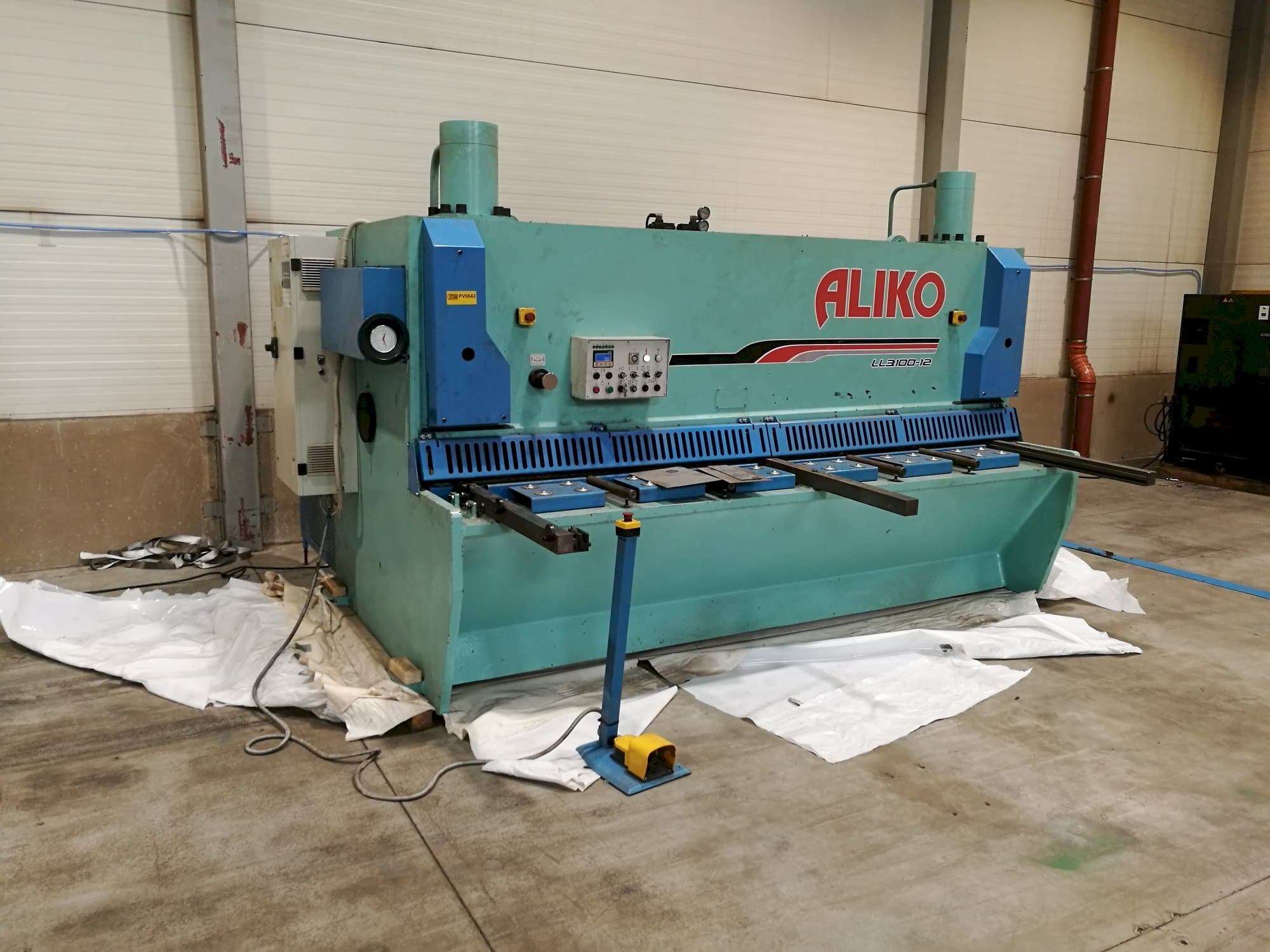 A ALIKO LL3100-12 gép elölnézete