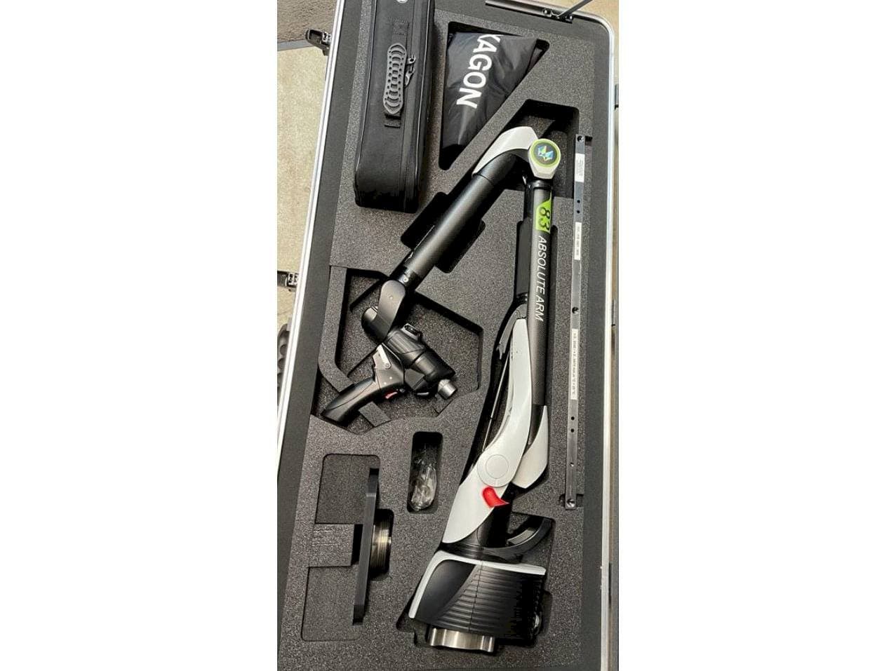 A Hexagon RA8 V1  gép elölnézete