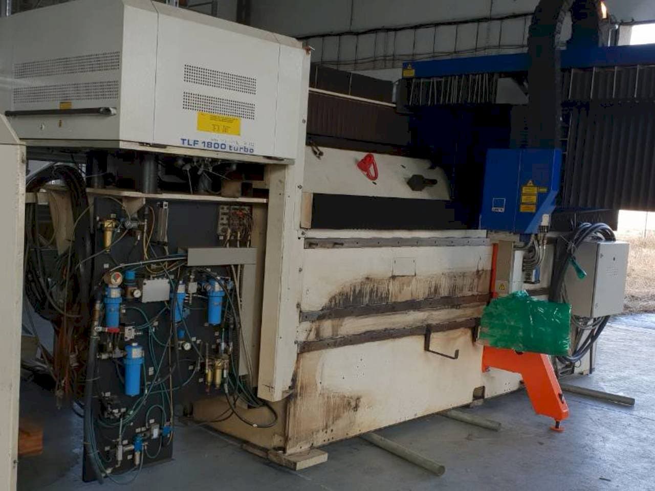 A Trumpf Lasercell TLC 1005 gép elölnézete