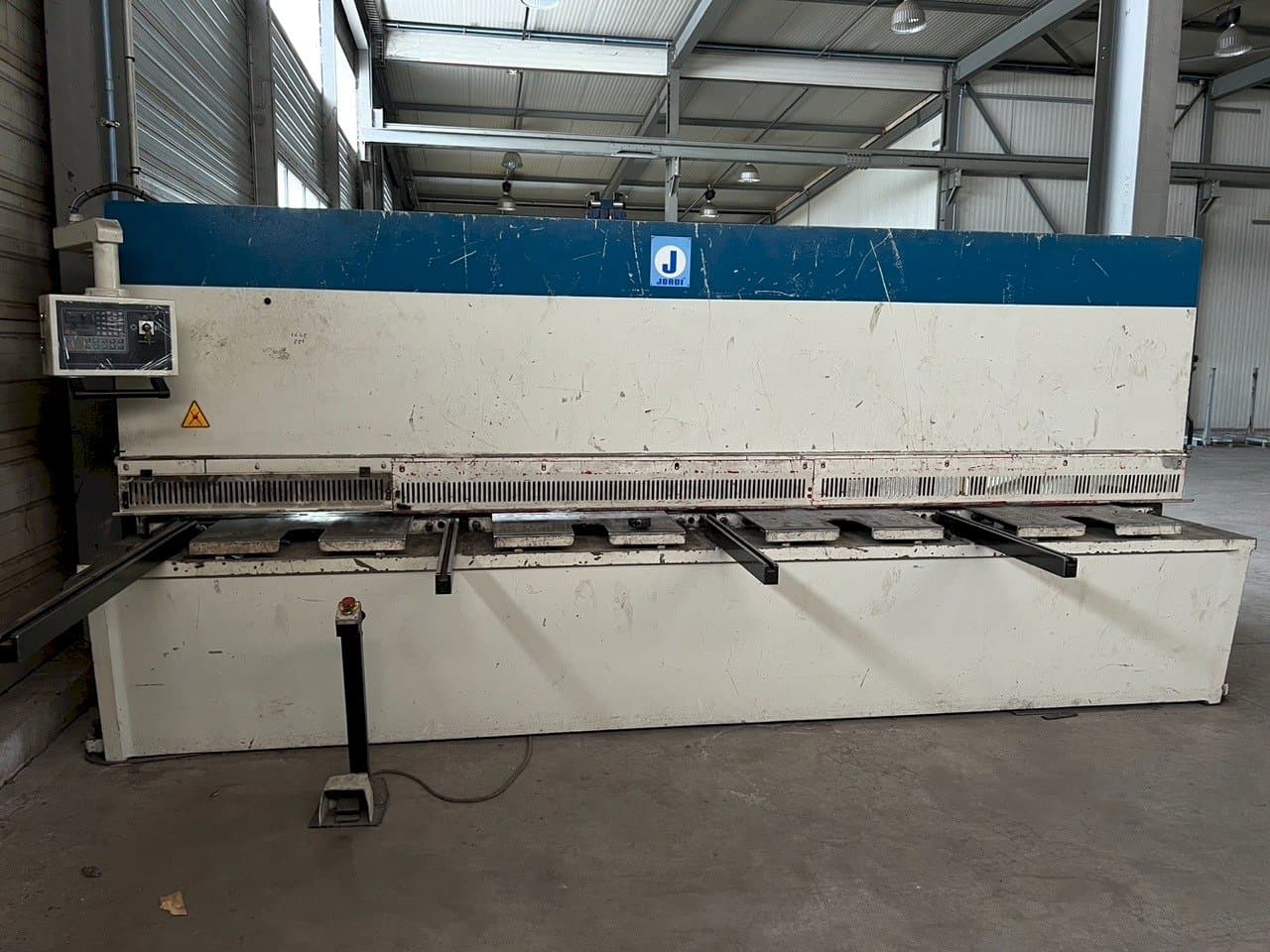 A JORDI CH 413 gép elölnézete