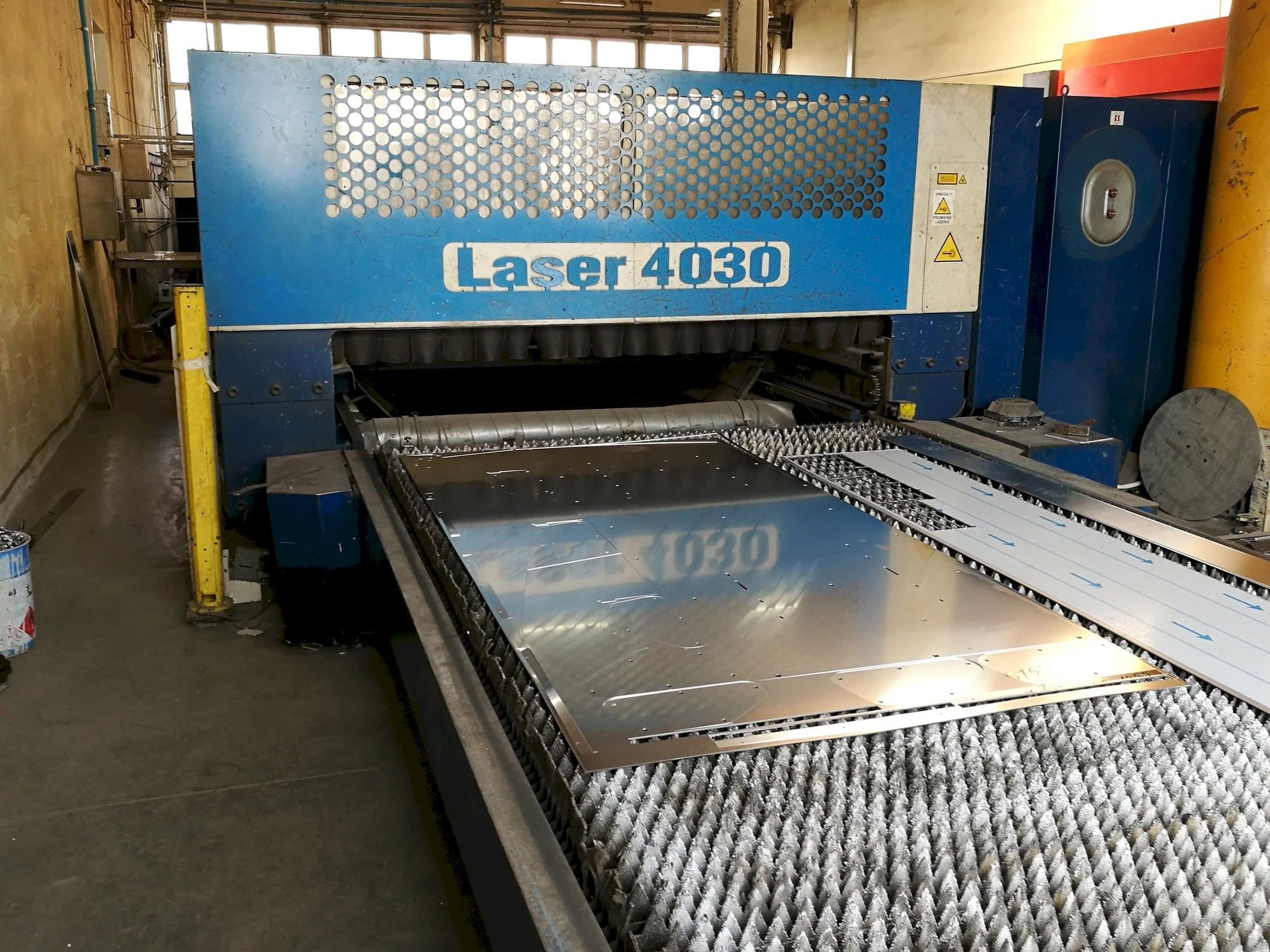 A Trumpf Trumatic L4030 gép elölnézete