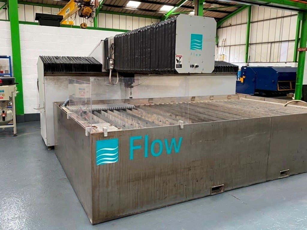 A Flow 712127-1 gép elölnézete