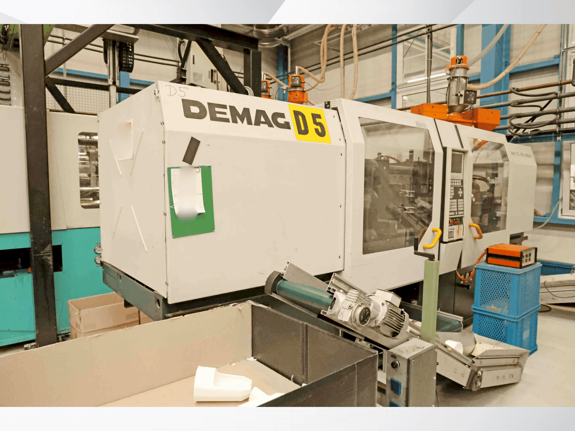 A DEMAG Ergotech 110-430 NC 4 compact gép elölnézete