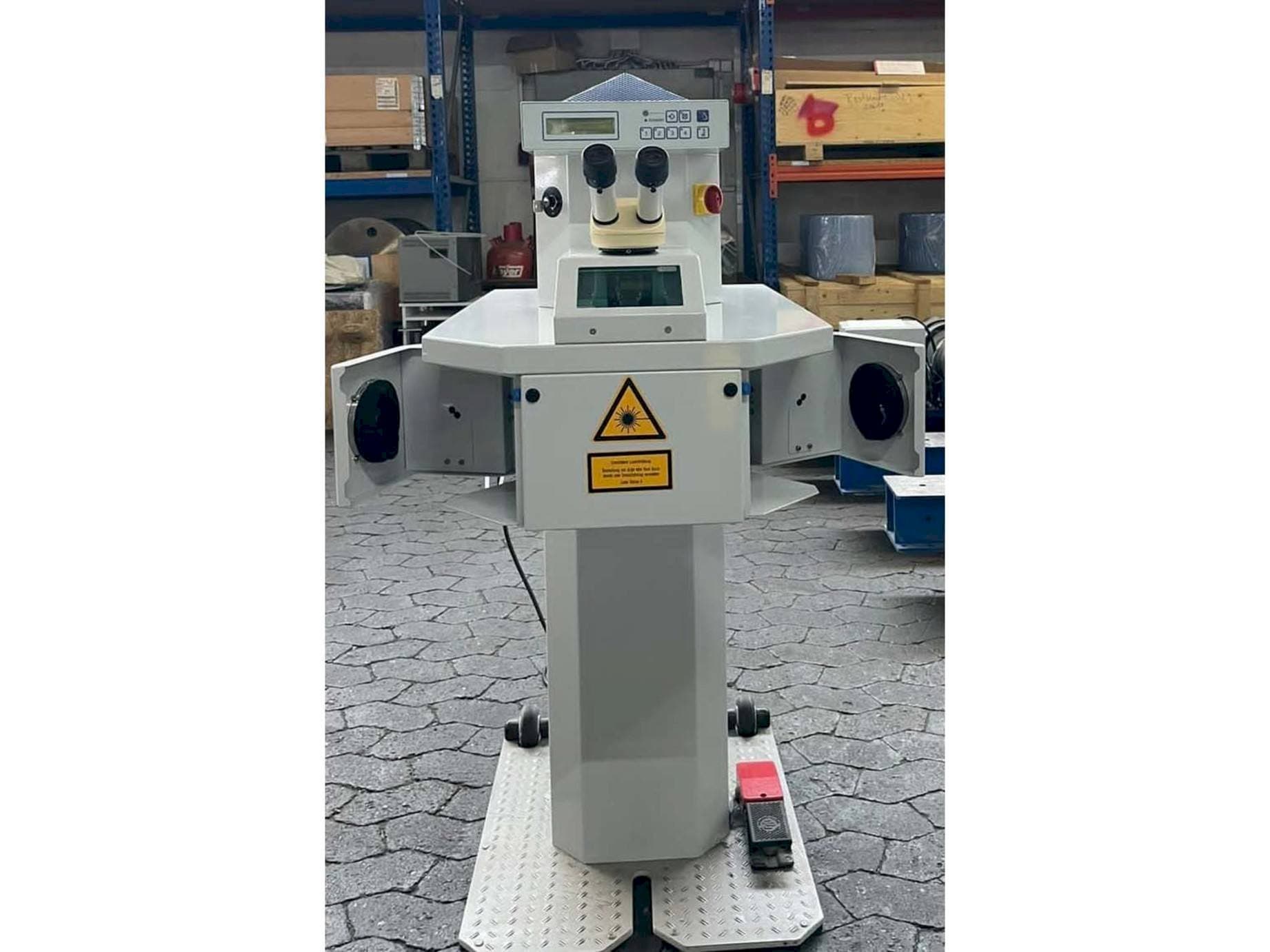 A ALPHA LASER ALO 30  gép elölnézete