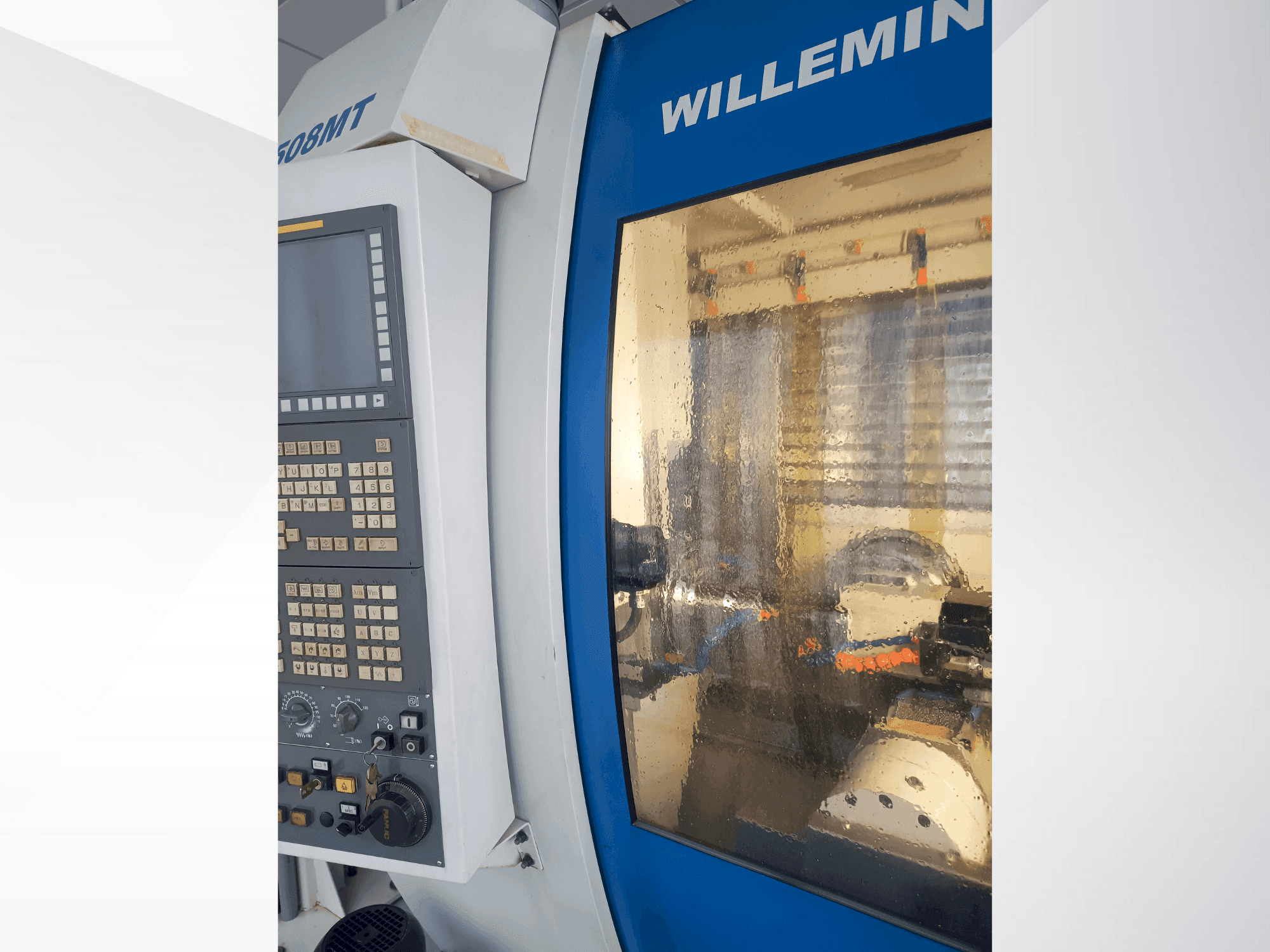 A WILLEMIN-MACODEL 508MT-195 gép elölnézete