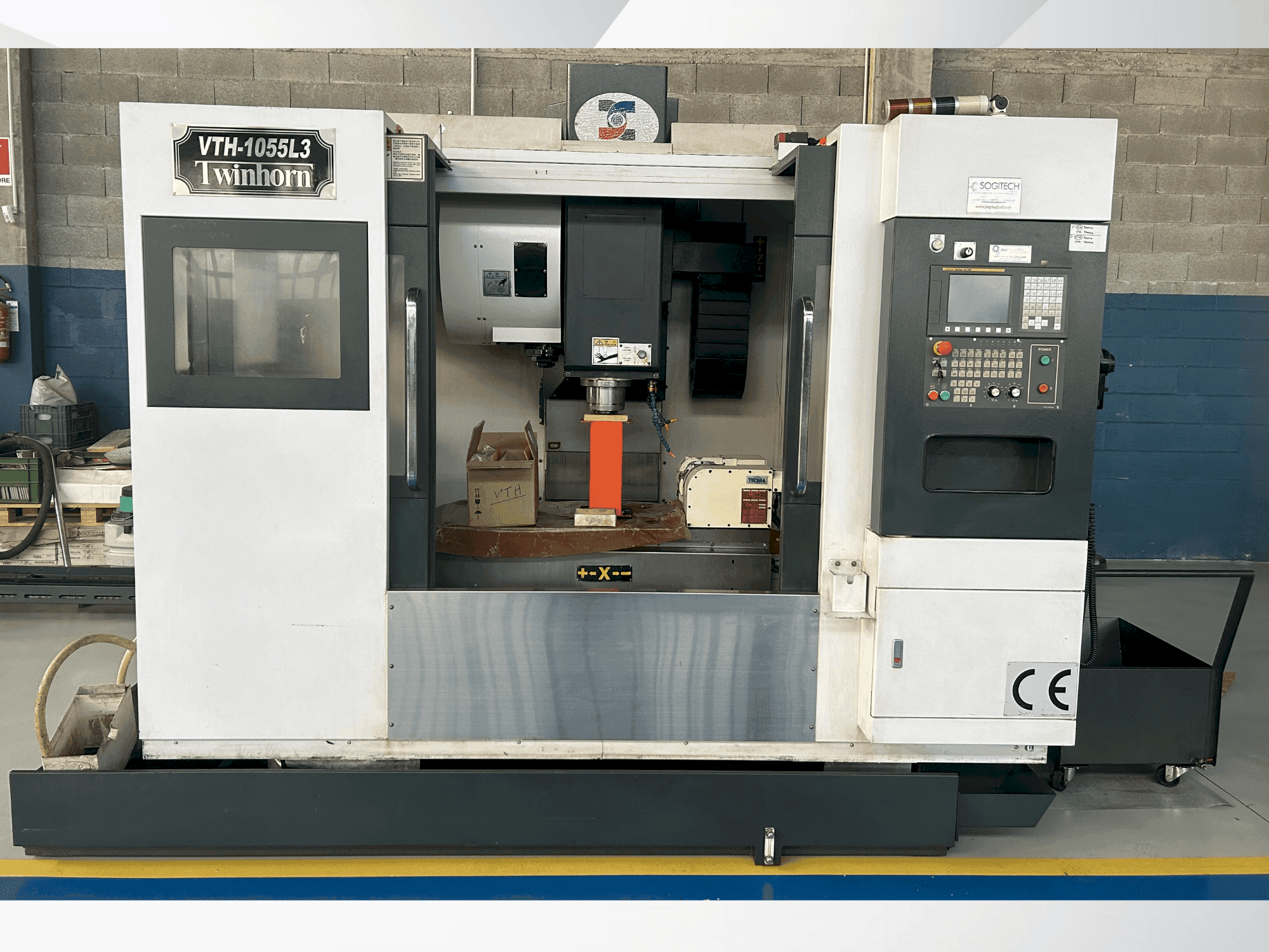 A Twinhorn VTH-1055L3 gép elölnézete