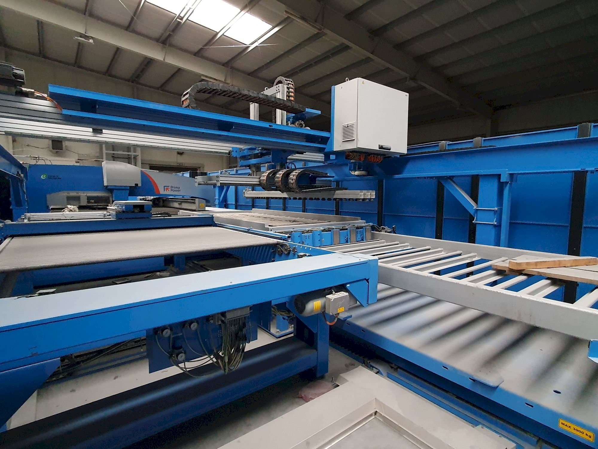 A Prima Power LPe6f gép elölnézete