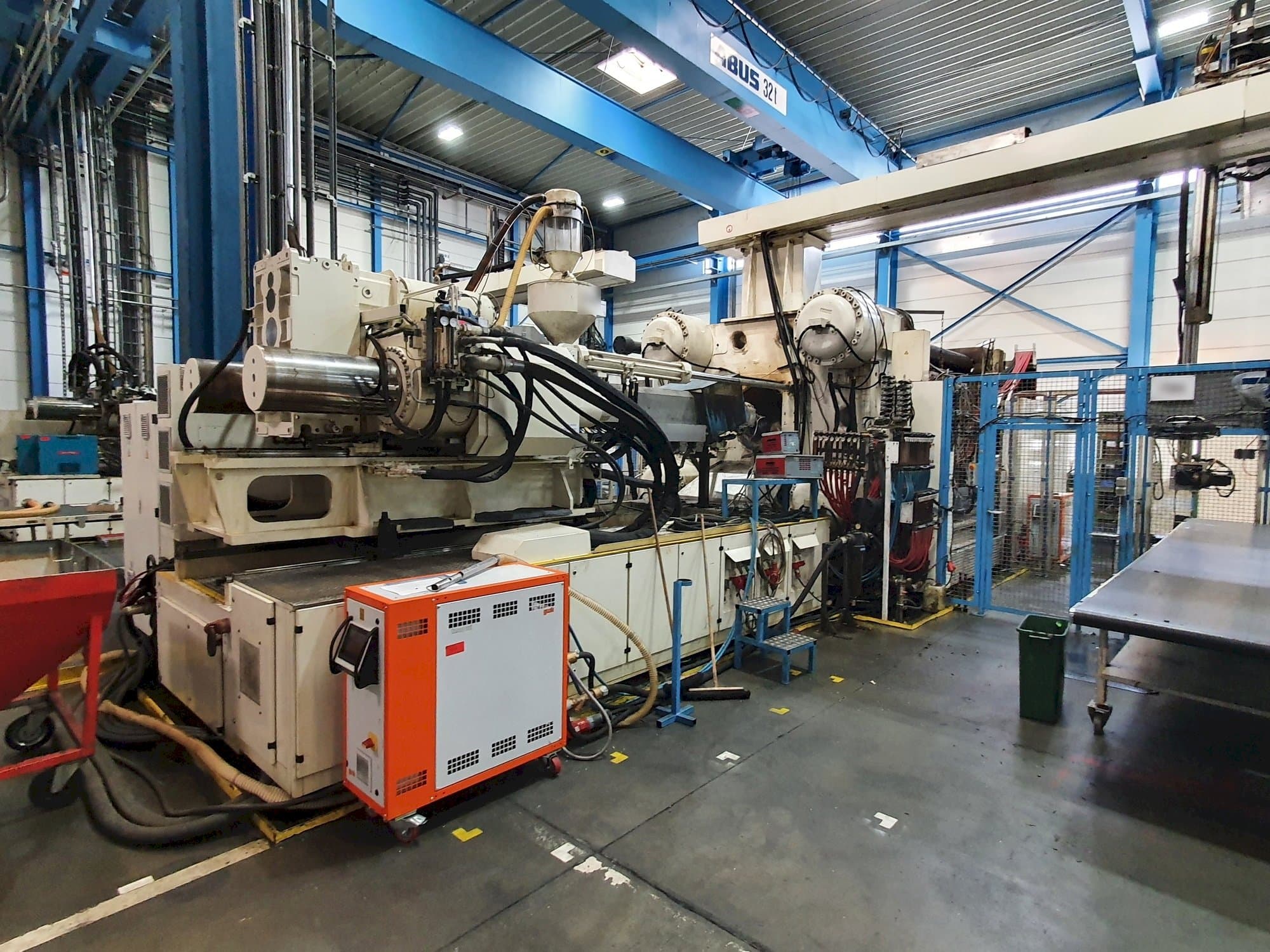 A Engel Duo 16050/2300 gép elölnézete